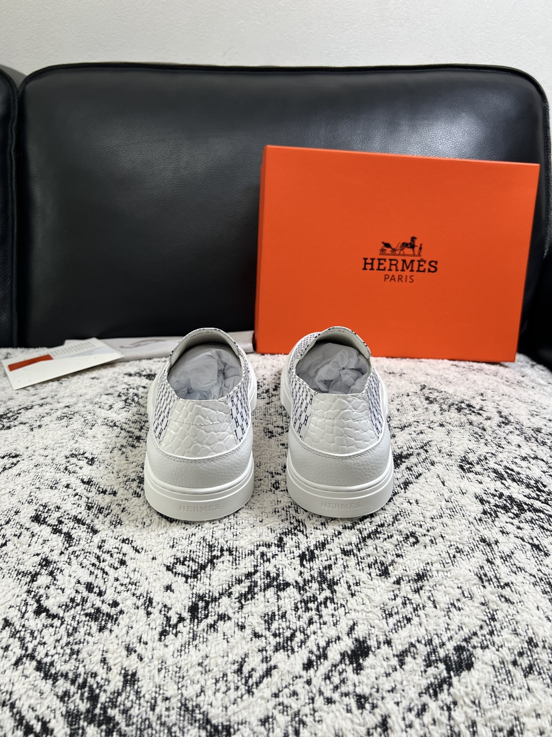 Hermes  高品质  顶级工艺品  爱马仕 专柜同步发售原厂配置，意大利进口原版牛皮面料，高品质拼接工艺，全进口水染