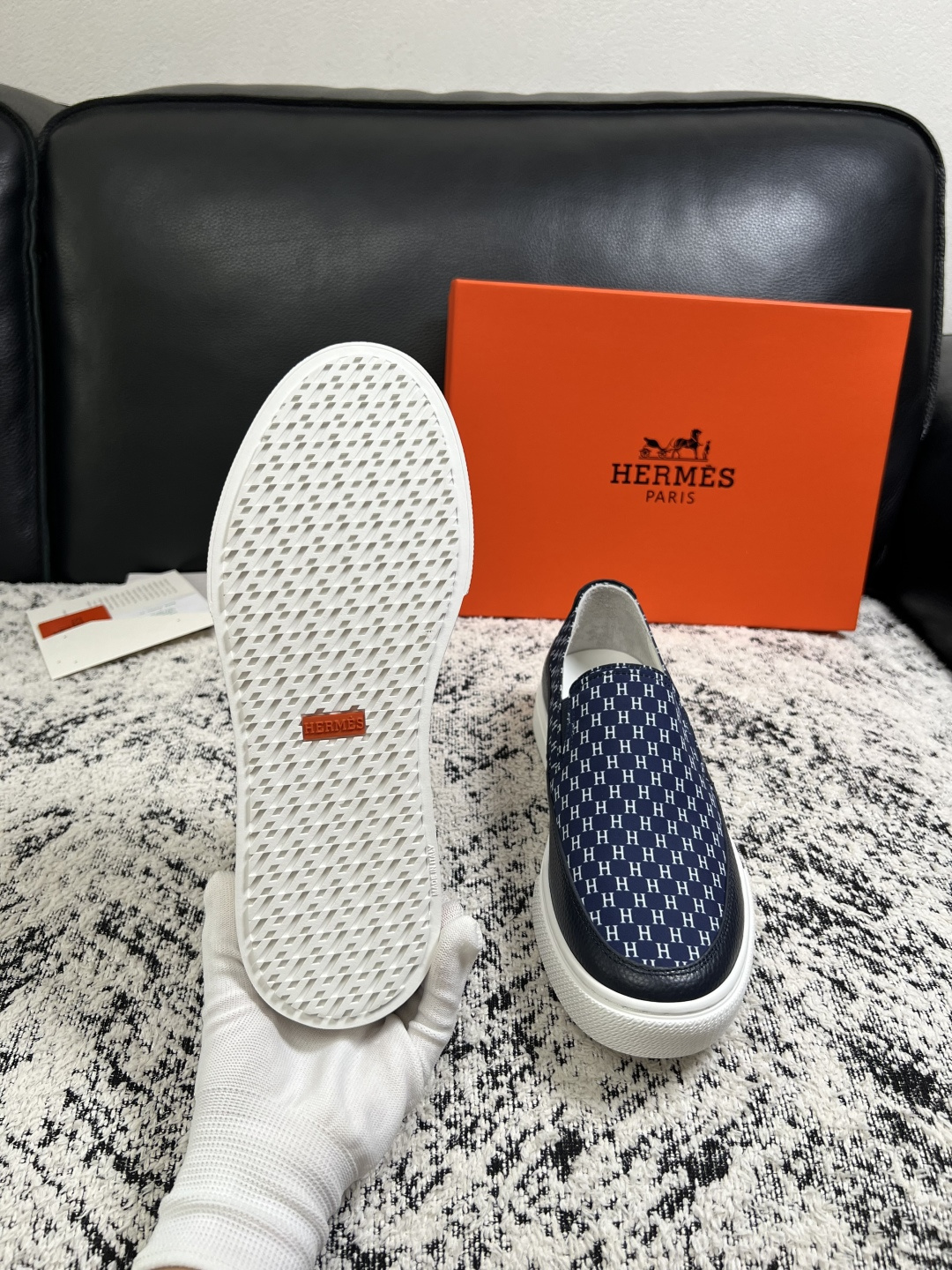 Hermes  高品质  顶级工艺品  爱马仕 专柜同步发售原厂配置，意大利进口原版牛皮面料，高品质拼接工艺，全进口水染