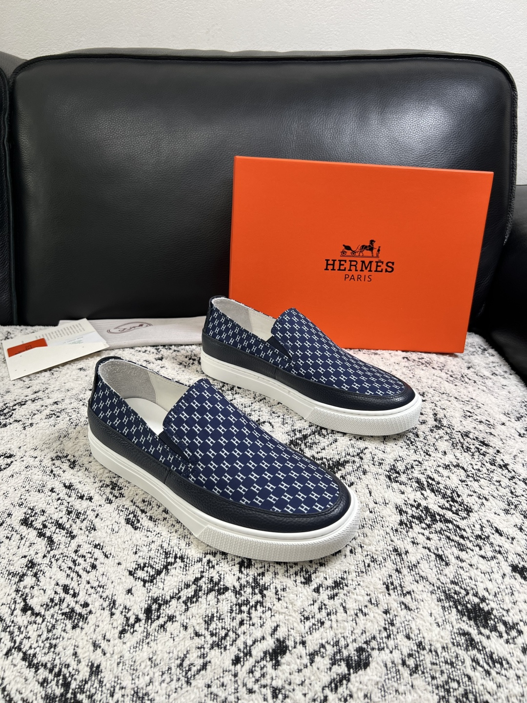 Hermes  高品质  顶级工艺品  爱马仕 专柜同步发售原厂配置，意大利进口原版牛皮面料，高品质拼接工艺，全进口水染