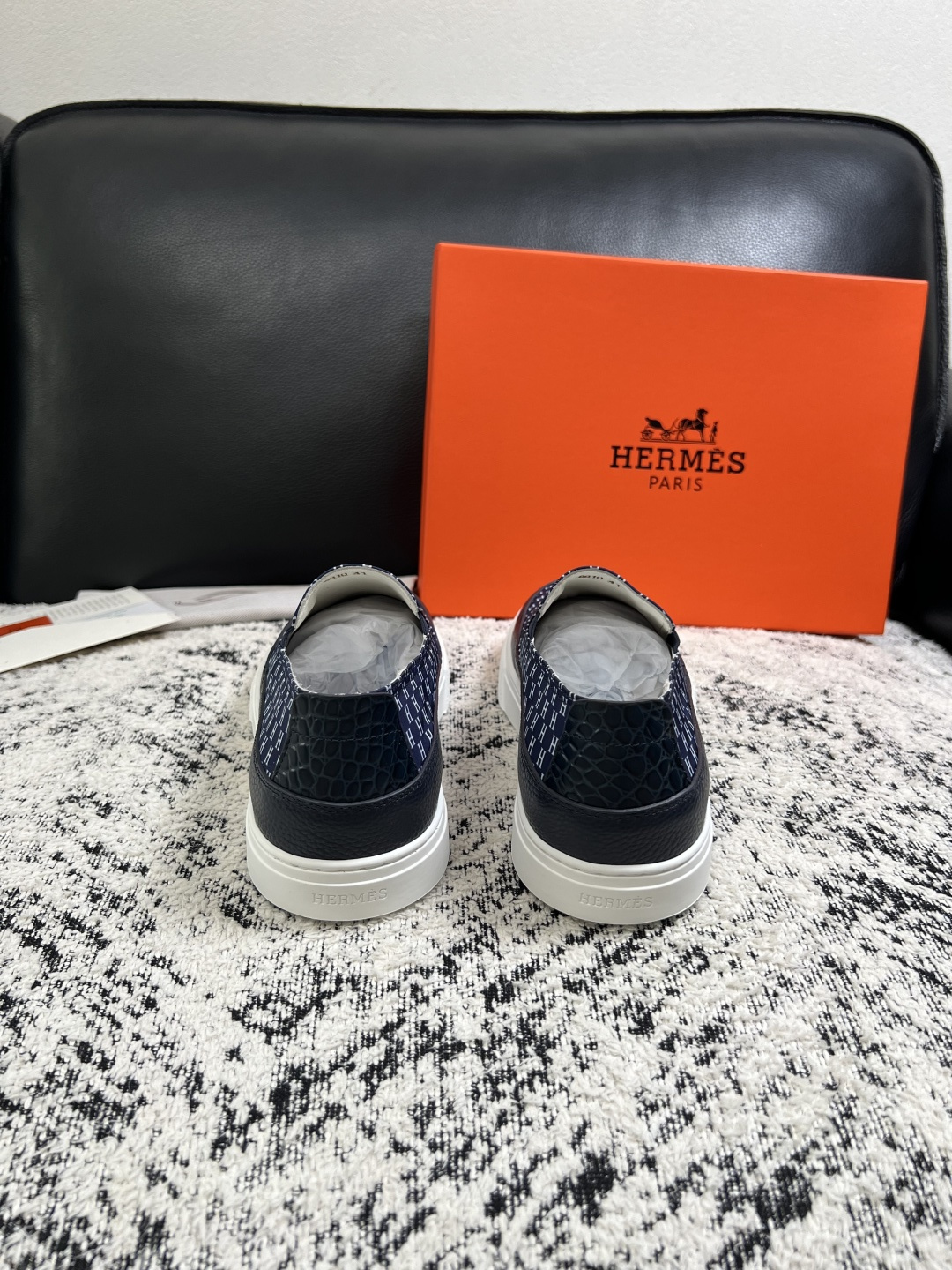 Hermes  高品质  顶级工艺品  爱马仕 专柜同步发售原厂配置，意大利进口原版牛皮面料，高品质拼接工艺，全进口水染