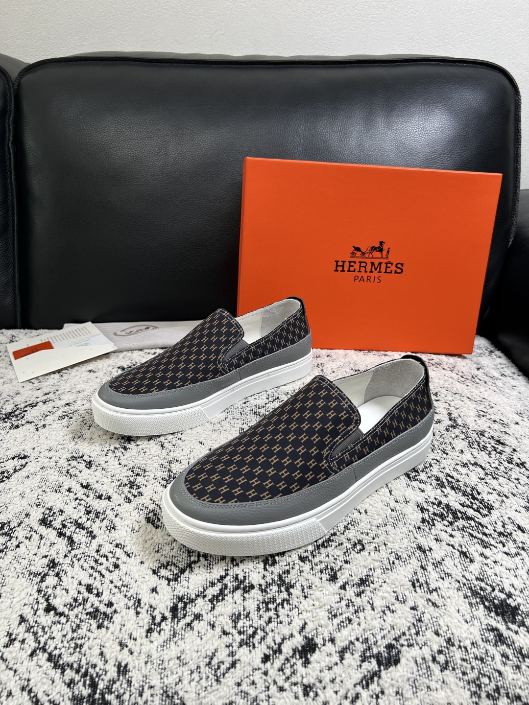 Hermes  高品质  顶级工艺品  爱马仕 专柜同步发售原厂配置，意大利进口原版牛皮面料，高品质拼接工艺，全进口水染