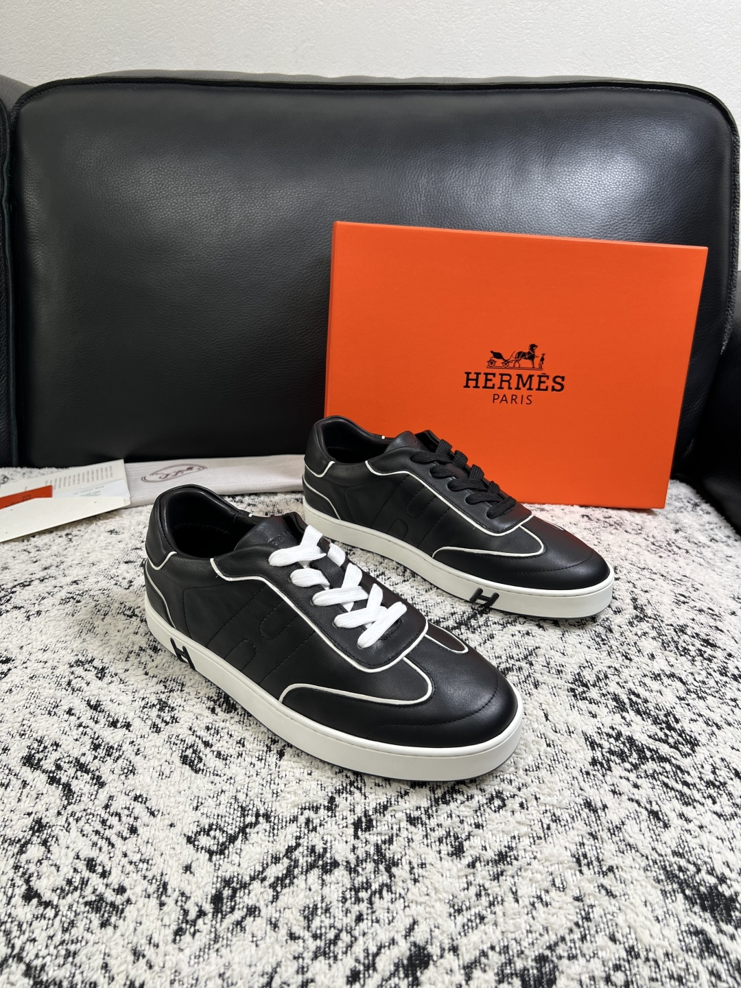 Hermes  高品质  顶级工艺品  爱马仕 专柜同步发售原厂配置，意大利进口原版牛皮面料，高品质拼接工艺，全进口水染