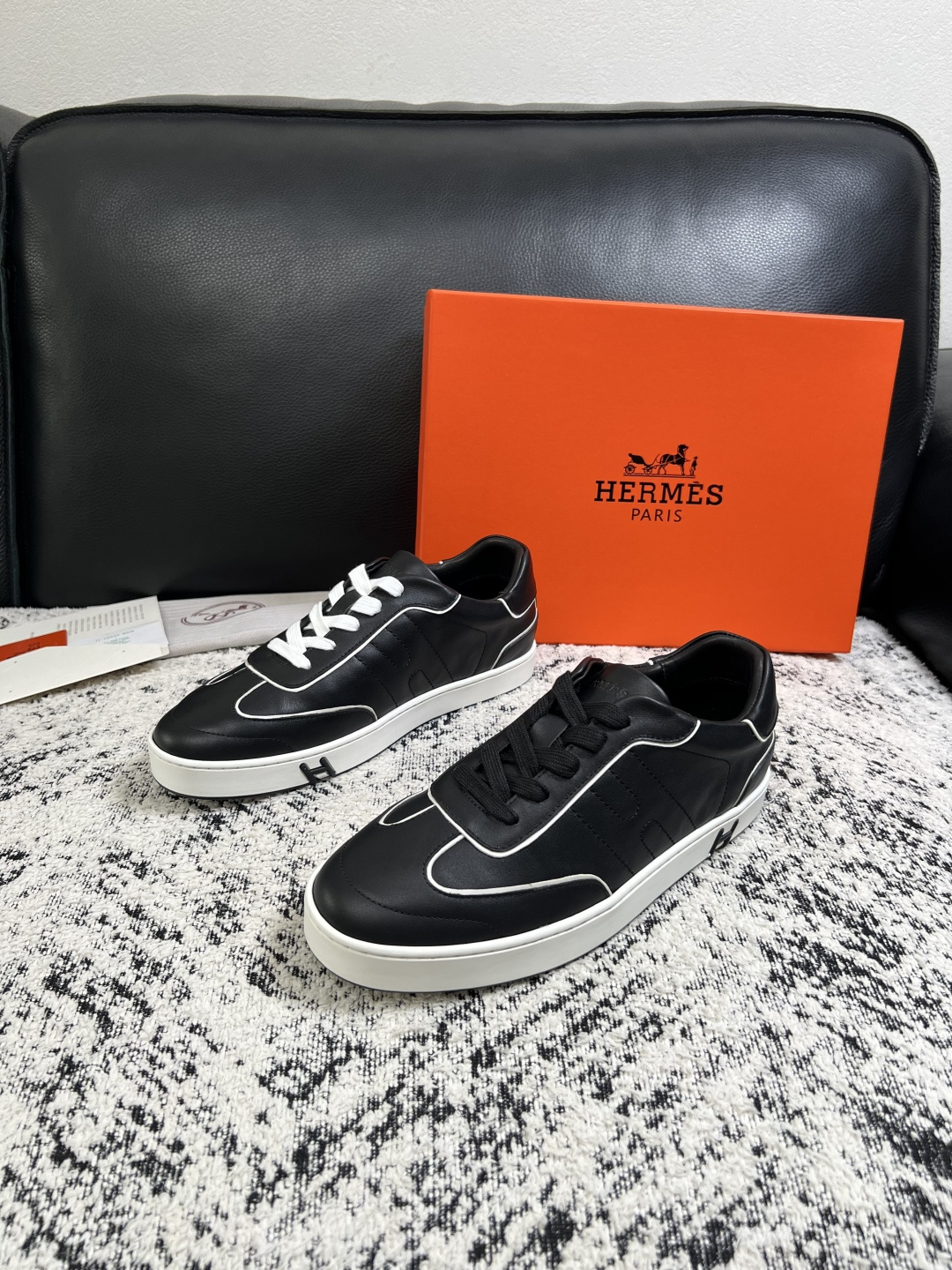 Hermes  高品质  顶级工艺品  爱马仕 专柜同步发售原厂配置，意大利进口原版牛皮面料，高品质拼接工艺，全进口水染