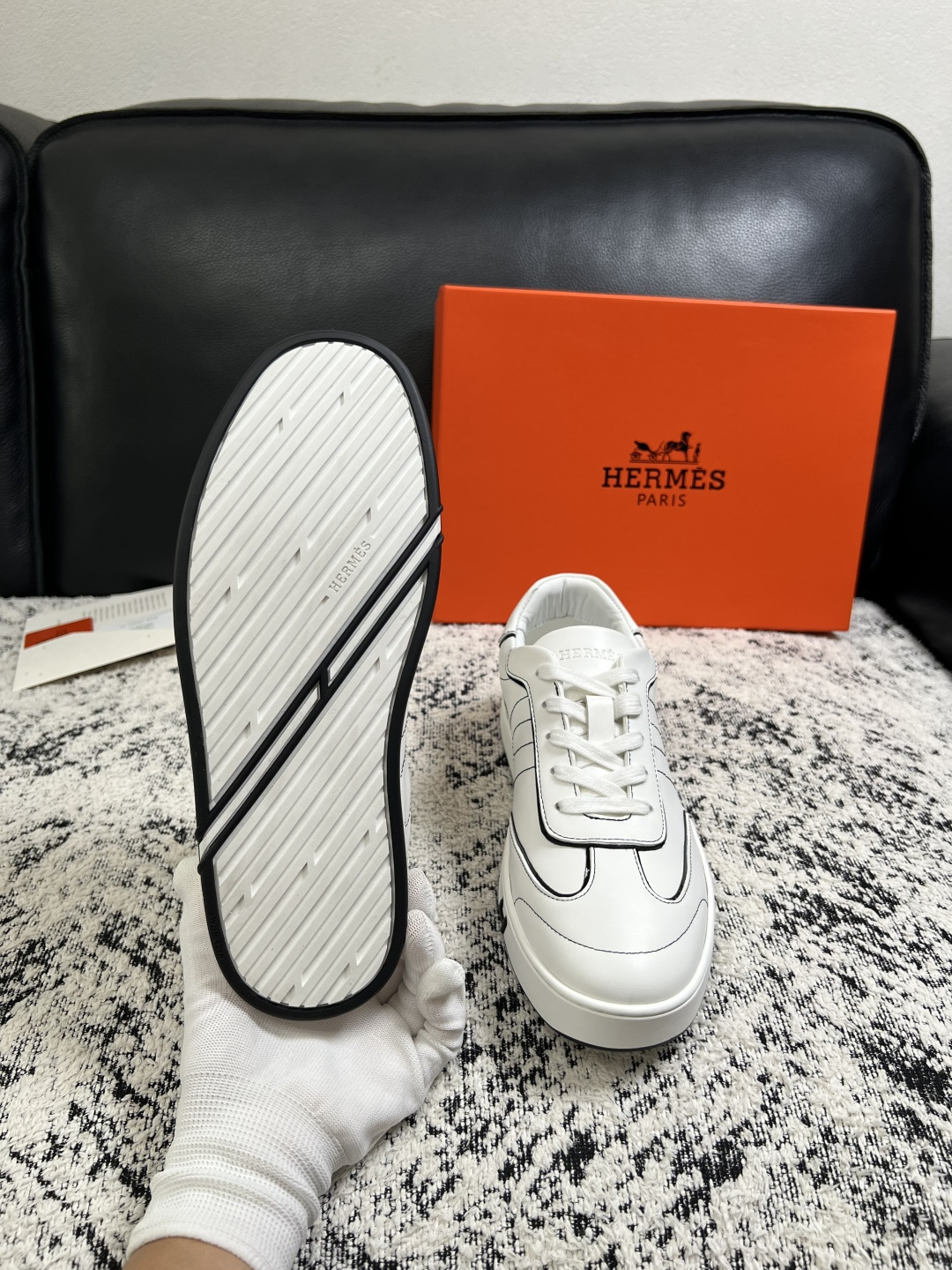 Hermes  高品质  顶级工艺品  爱马仕 专柜同步发售原厂配置，意大利进口原版牛皮面料，高品质拼接工艺，全进口水染