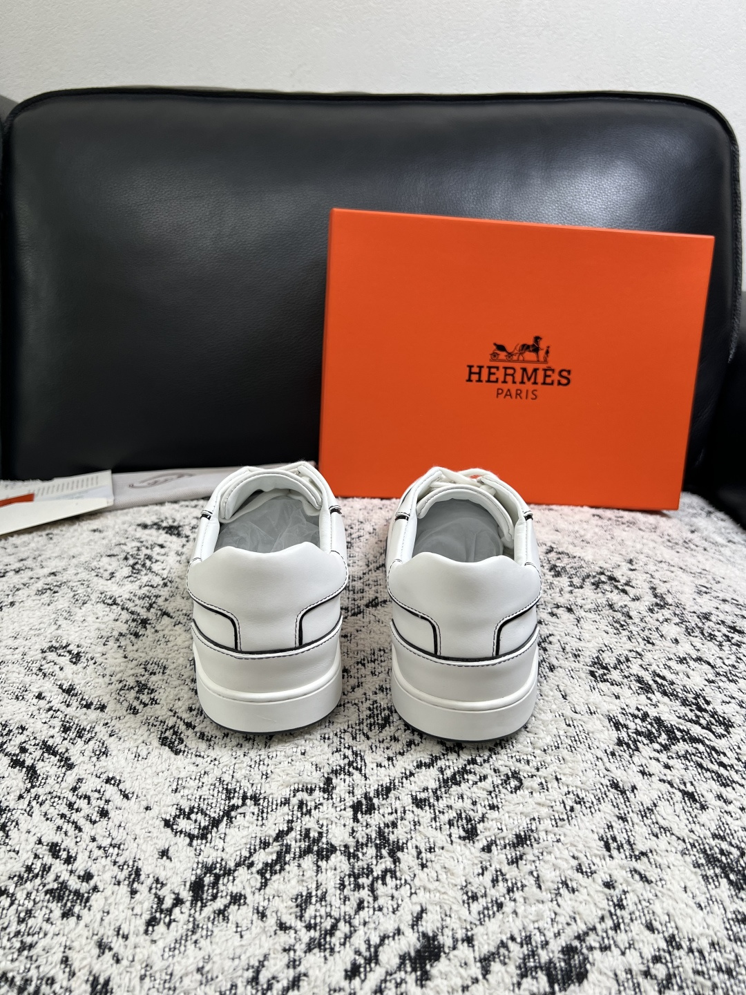 Hermes  高品质  顶级工艺品  爱马仕 专柜同步发售原厂配置，意大利进口原版牛皮面料，高品质拼接工艺，全进口水染