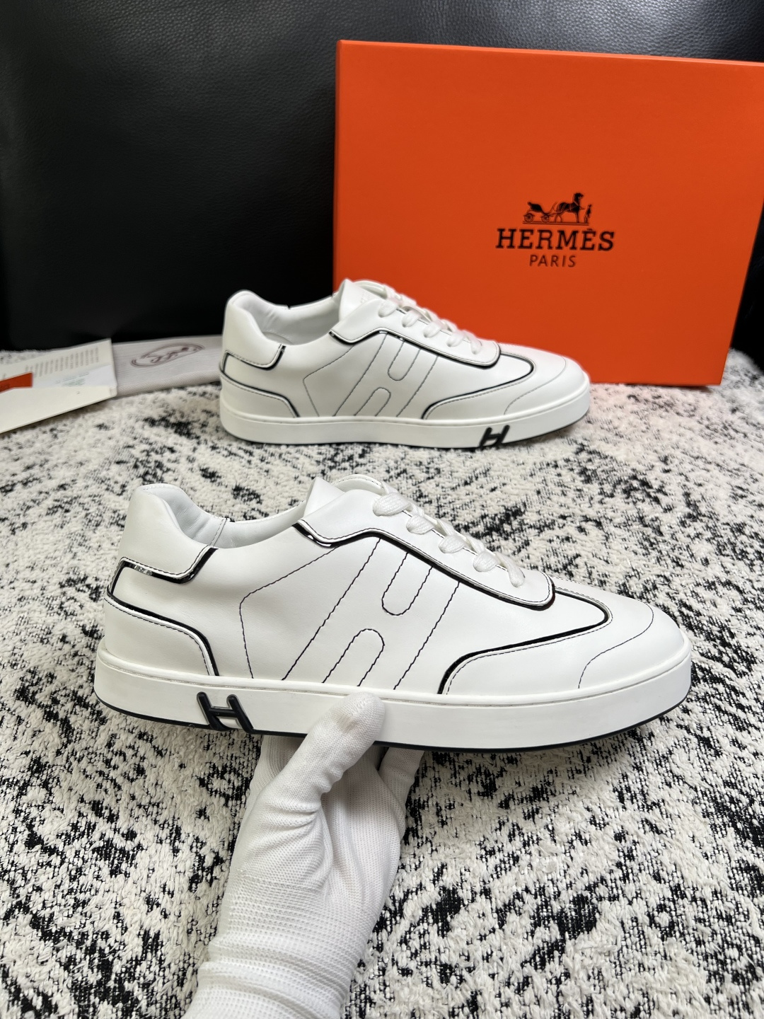 Hermes  高品质  顶级工艺品  爱马仕 专柜同步发售原厂配置，意大利进口原版牛皮面料，高品质拼接工艺，全进口水染
