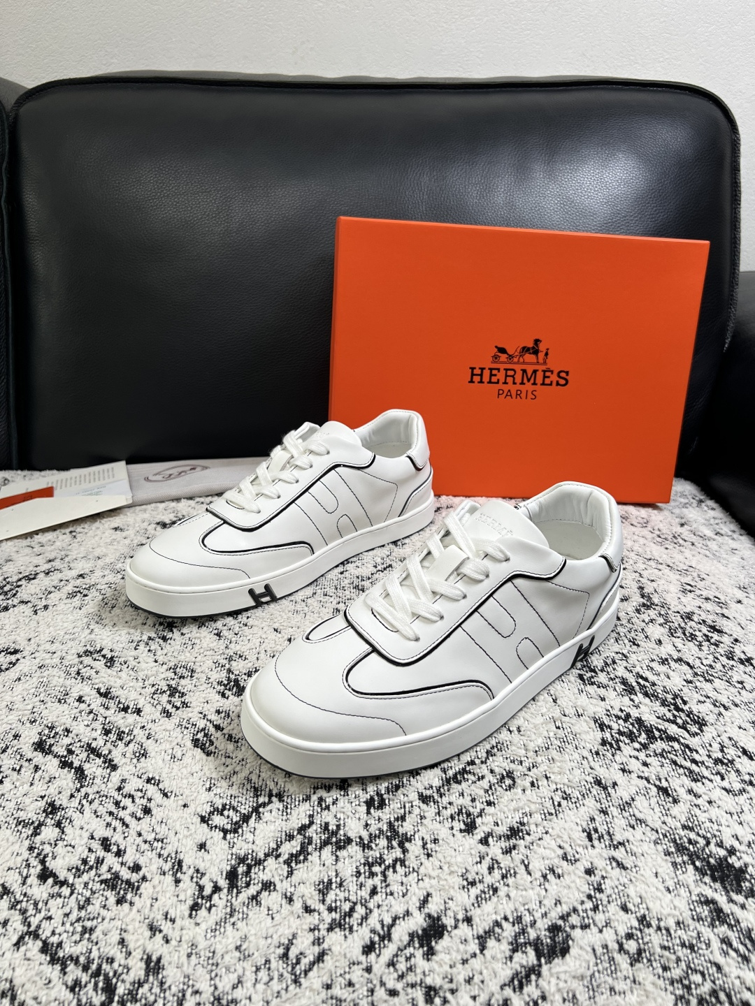 Hermes  高品质  顶级工艺品  爱马仕 专柜同步发售原厂配置，意大利进口原版牛皮面料，高品质拼接工艺，全进口水染