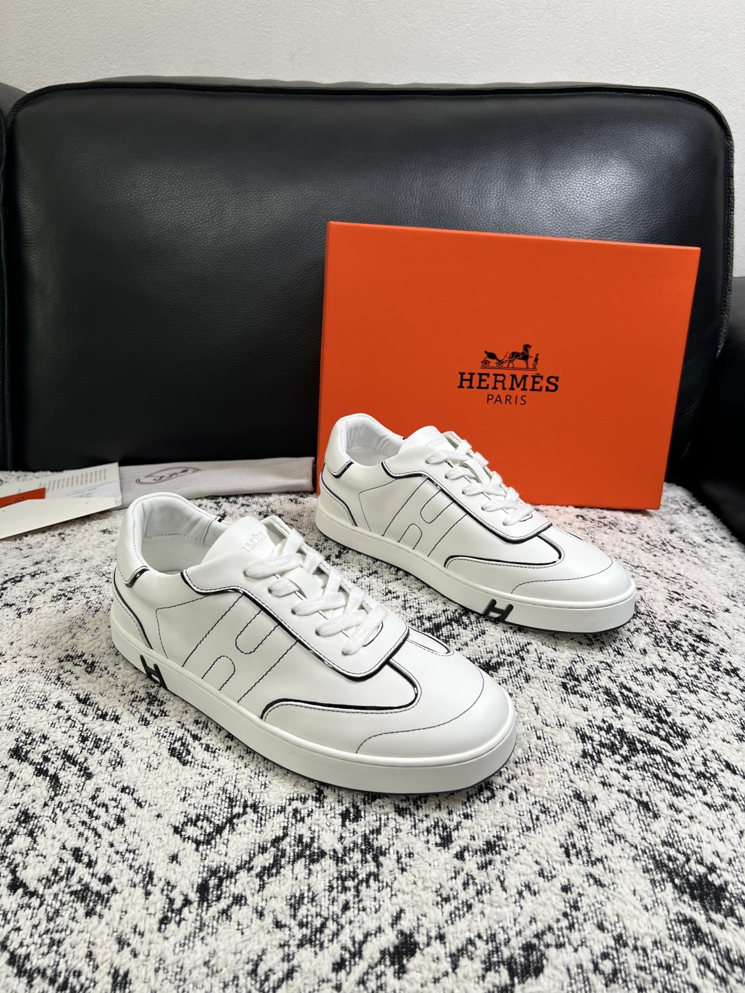 Hermes  高品质  顶级工艺品  爱马仕 专柜同步发售原厂配置，意大利进口原版牛皮面料，高品质拼接工艺，全进口水染