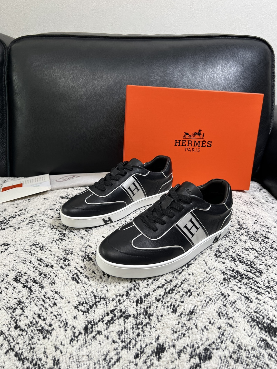 Hermes  高品质  顶级工艺品  爱马仕 专柜同步发售原厂配置，意大利进口原版牛皮面料，高品质拼接工艺，全进口水染