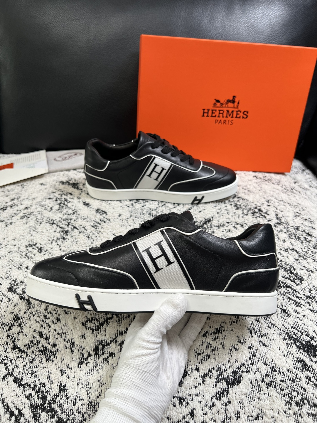 Hermes  高品质  顶级工艺品  爱马仕 专柜同步发售原厂配置，意大利进口原版牛皮面料，高品质拼接工艺，全进口水染