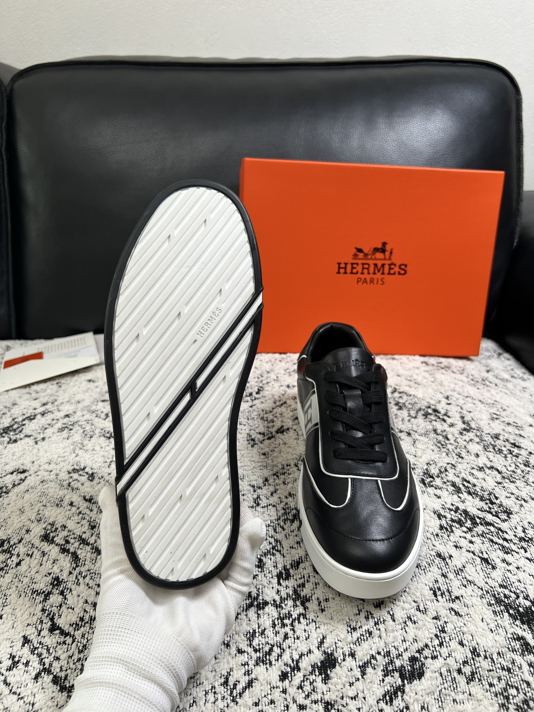 Hermes  高品质  顶级工艺品  爱马仕 专柜同步发售原厂配置，意大利进口原版牛皮面料，高品质拼接工艺，全进口水染