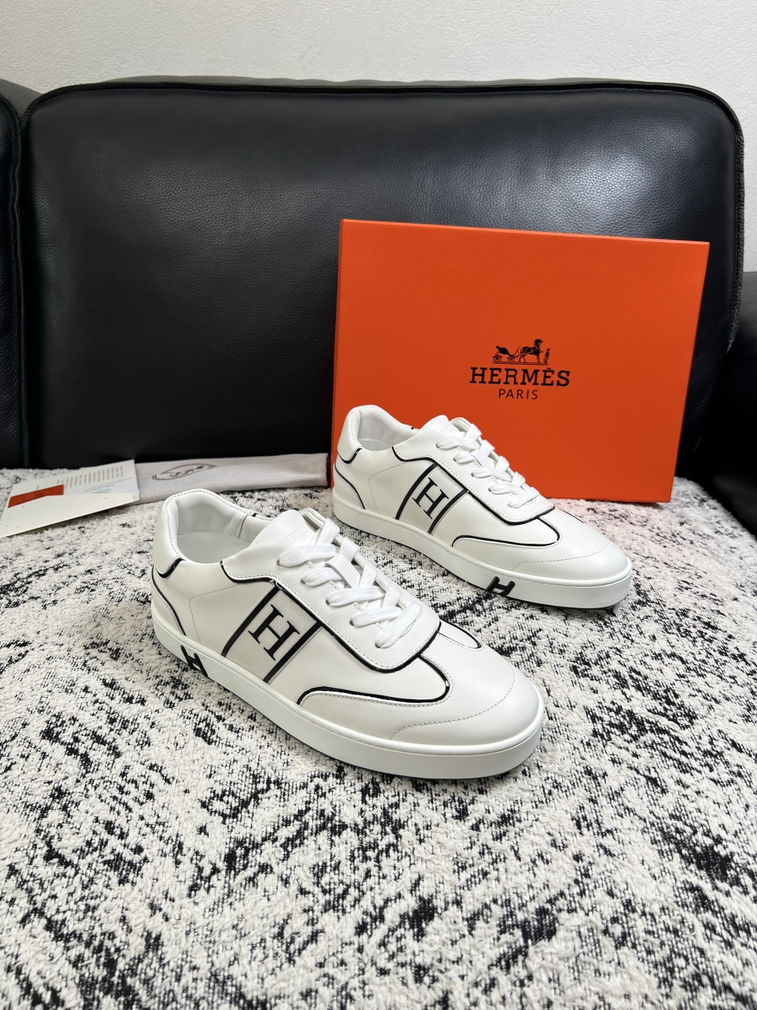 Hermes  高品质  顶级工艺品  爱马仕 专柜同步发售原厂配置，意大利进口原版牛皮面料，高品质拼接工艺，全进口水染