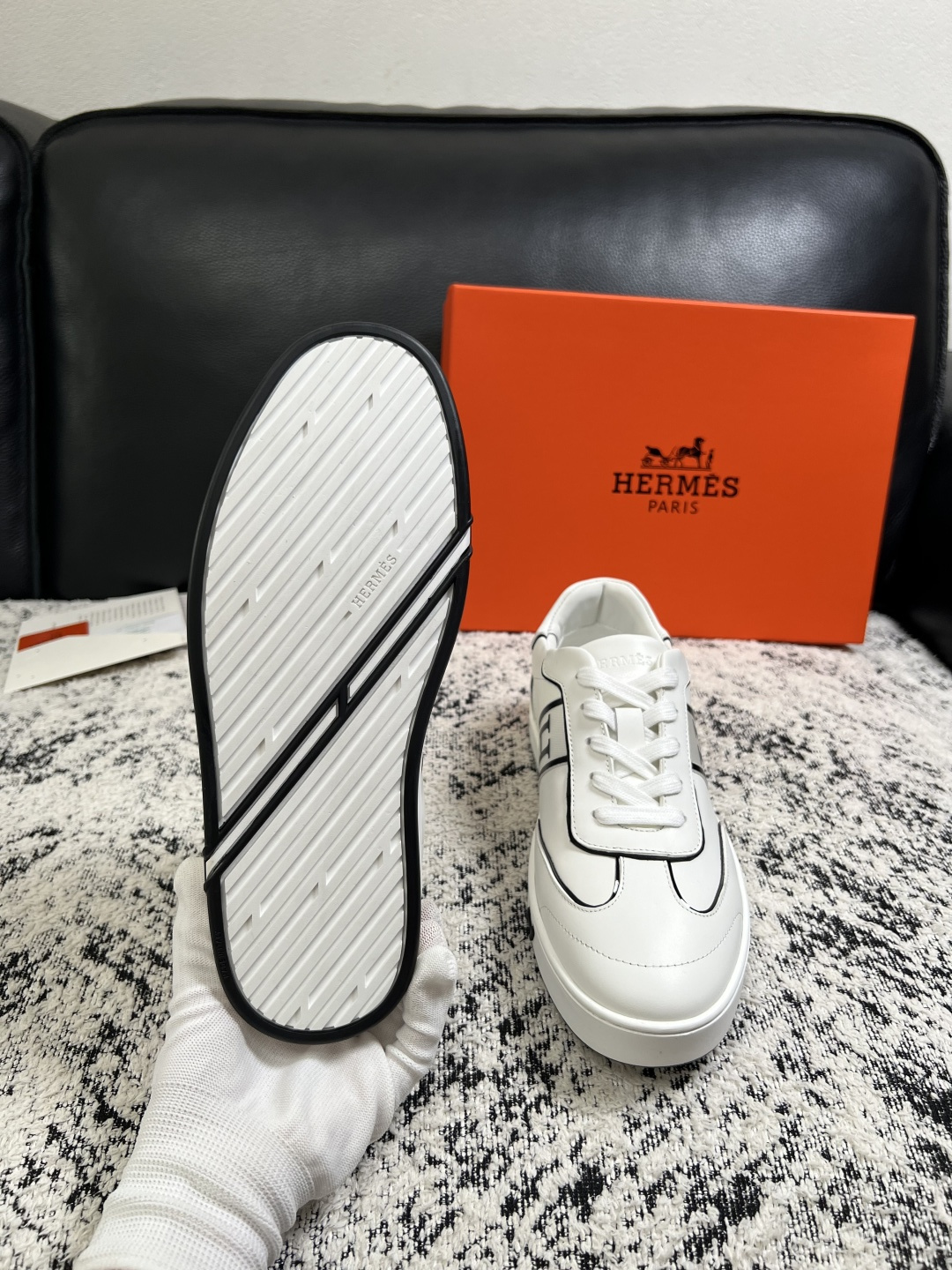 Hermes  高品质  顶级工艺品  爱马仕 专柜同步发售原厂配置，意大利进口原版牛皮面料，高品质拼接工艺，全进口水染