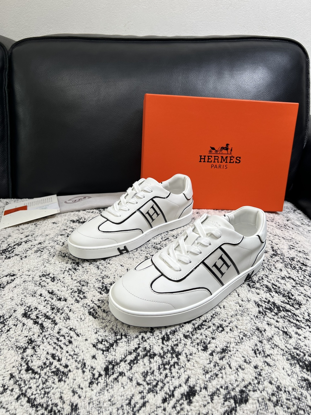 Hermes  高品质  顶级工艺品  爱马仕 专柜同步发售原厂配置，意大利进口原版牛皮面料，高品质拼接工艺，全进口水染