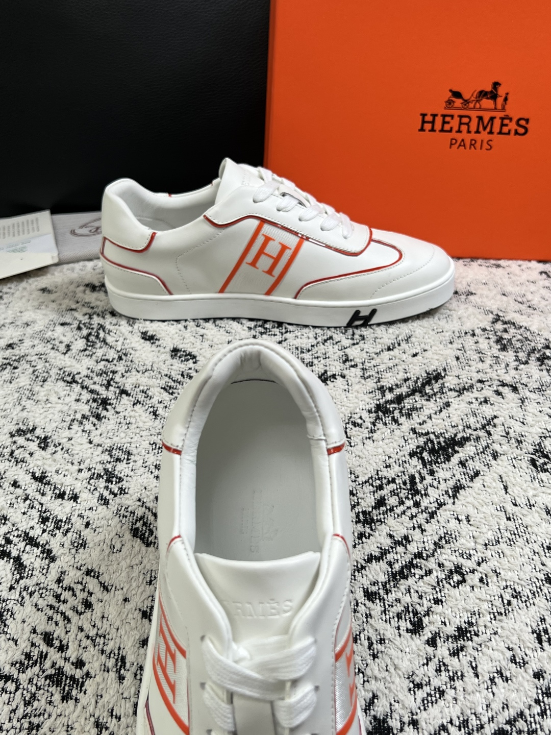 Hermes  高品质  顶级工艺品  爱马仕 专柜同步发售原厂配置，意大利进口原版牛皮面料，高品质拼接工艺，全进口水染