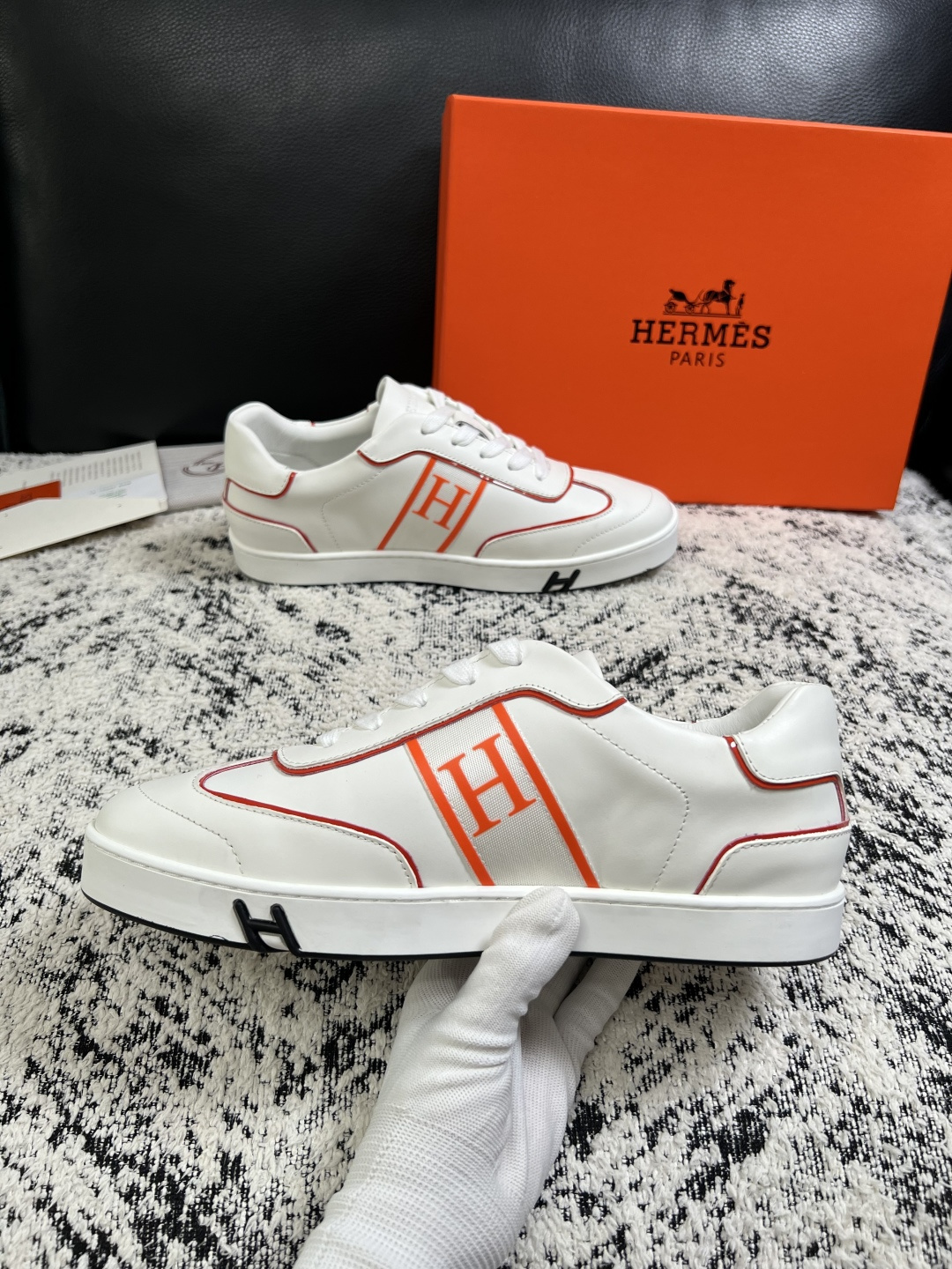 Hermes  高品质  顶级工艺品  爱马仕 专柜同步发售原厂配置，意大利进口原版牛皮面料，高品质拼接工艺，全进口水染