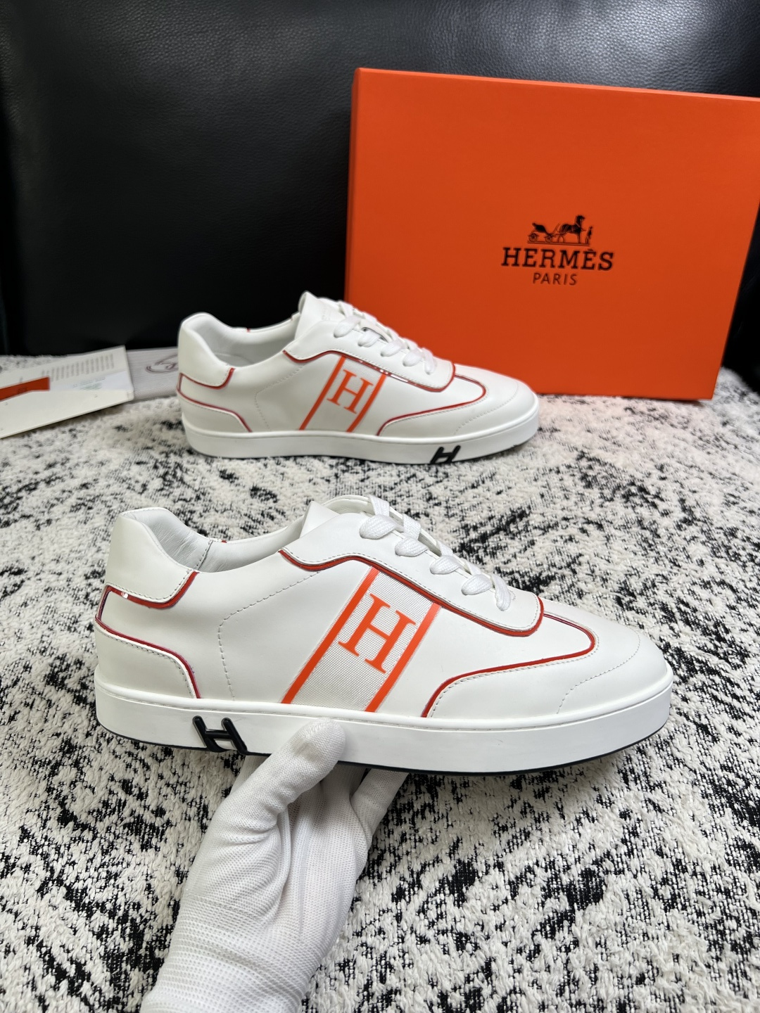 Hermes  高品质  顶级工艺品  爱马仕 专柜同步发售原厂配置，意大利进口原版牛皮面料，高品质拼接工艺，全进口水染