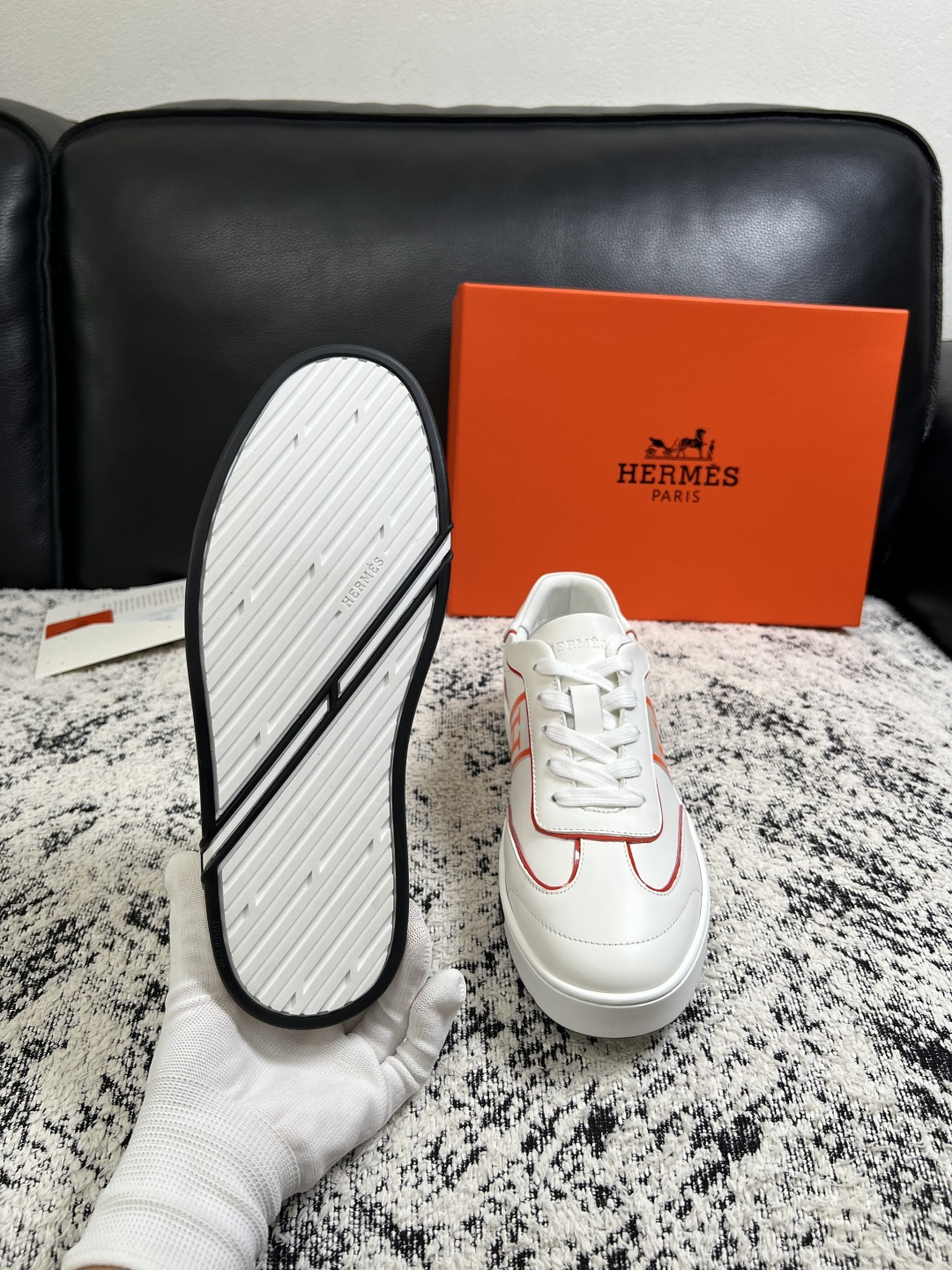 Hermes  高品质  顶级工艺品  爱马仕 专柜同步发售原厂配置，意大利进口原版牛皮面料，高品质拼接工艺，全进口水染