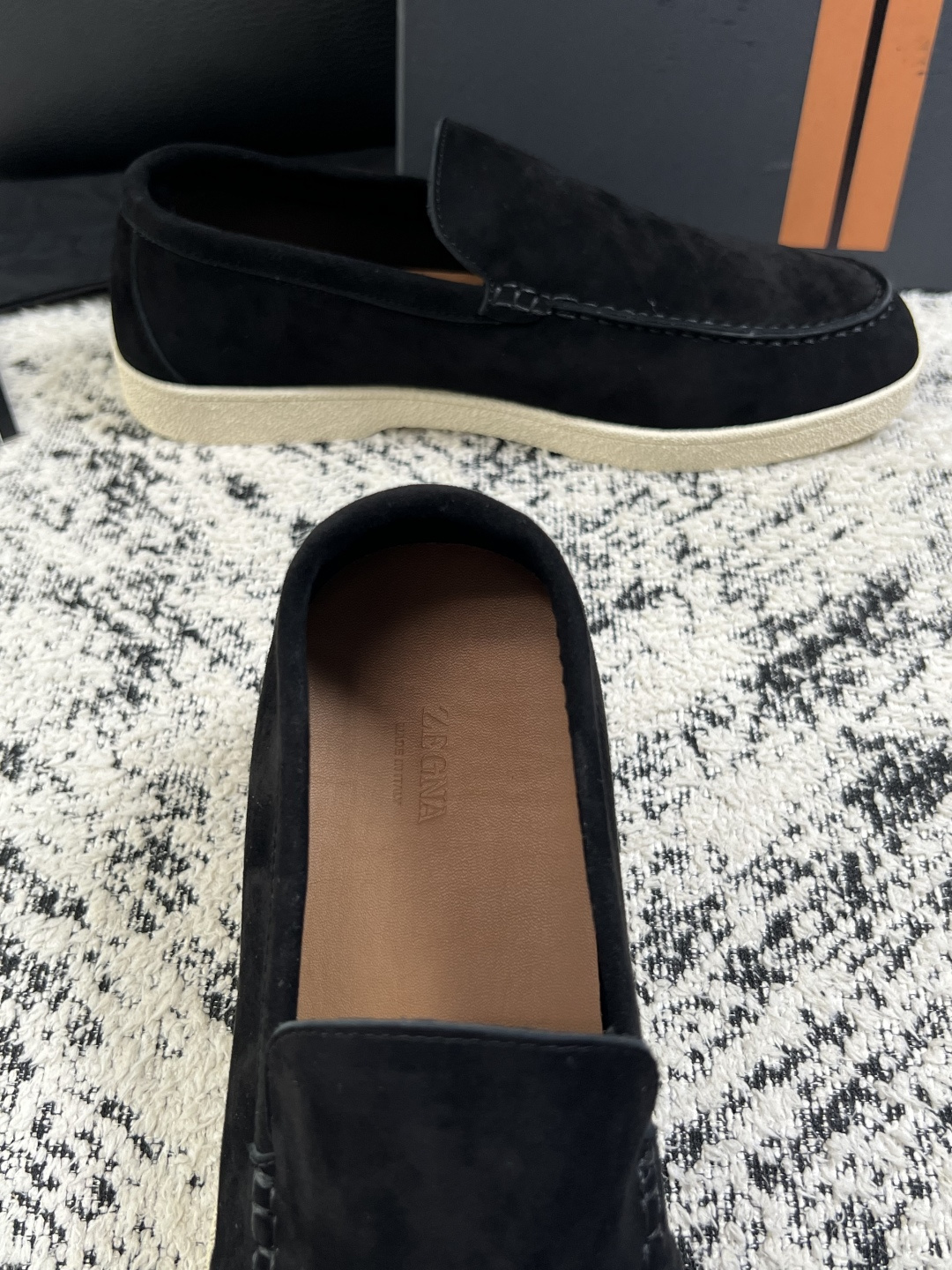 Zegna  高品质  顶级工艺品  杰尼亚  专柜新款原厂配置，意大利进口牛皮面料，进口牛里垫，透气舒适，鞋底：原厂特