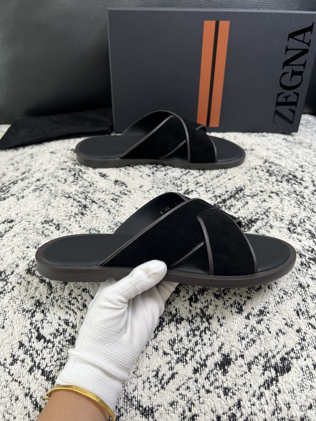 Zegna  高品质  顶级工艺品  杰尼亚  拖鞋专柜新款原厂配置，意大利进口牛皮面料，进口牛里垫，透气舒适，鞋底：原