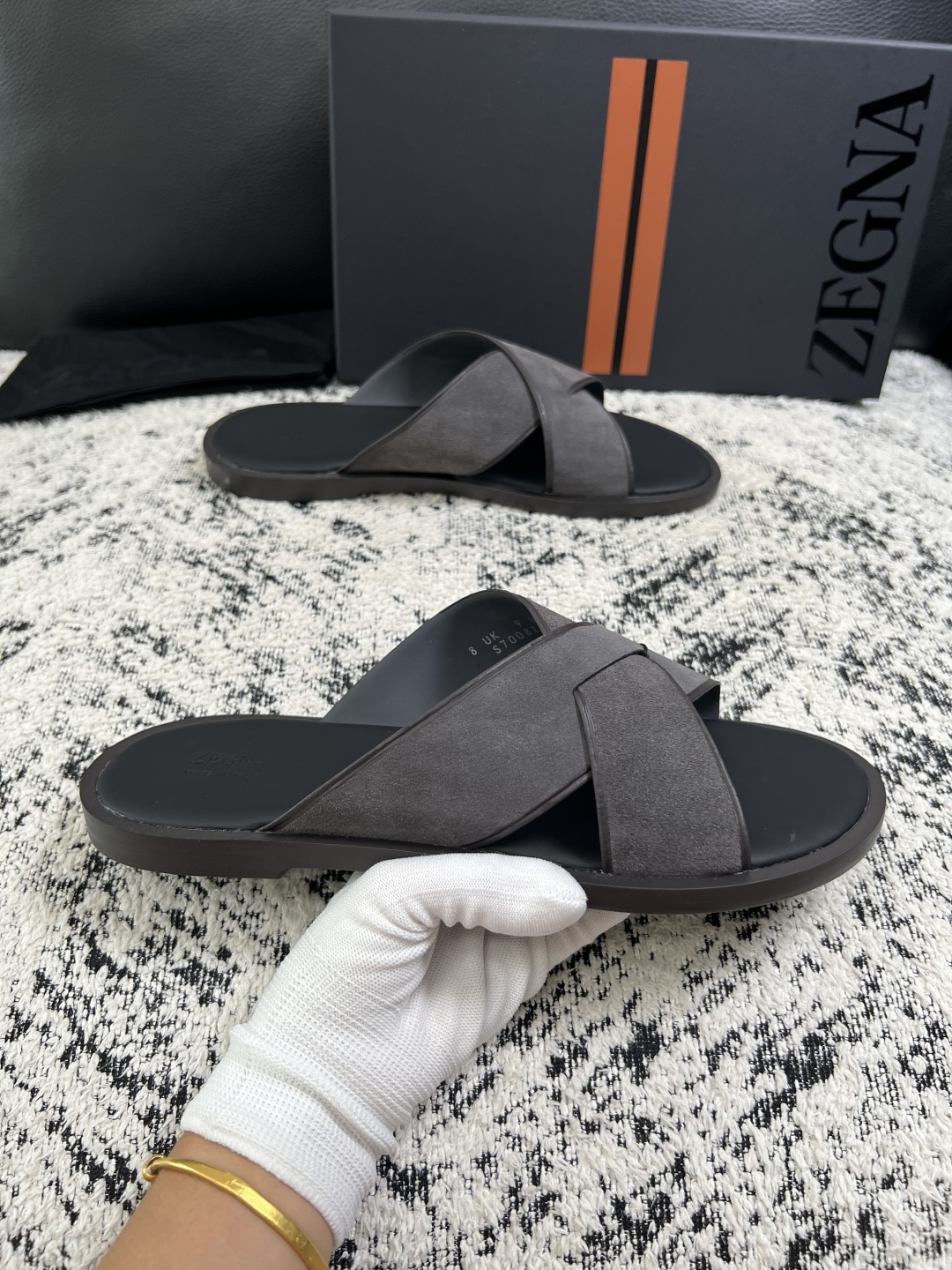 Zegna  高品质  顶级工艺品  杰尼亚  拖鞋专柜新款原厂配置，意大利进口牛皮面料，进口牛里垫，透气舒适，鞋底：原