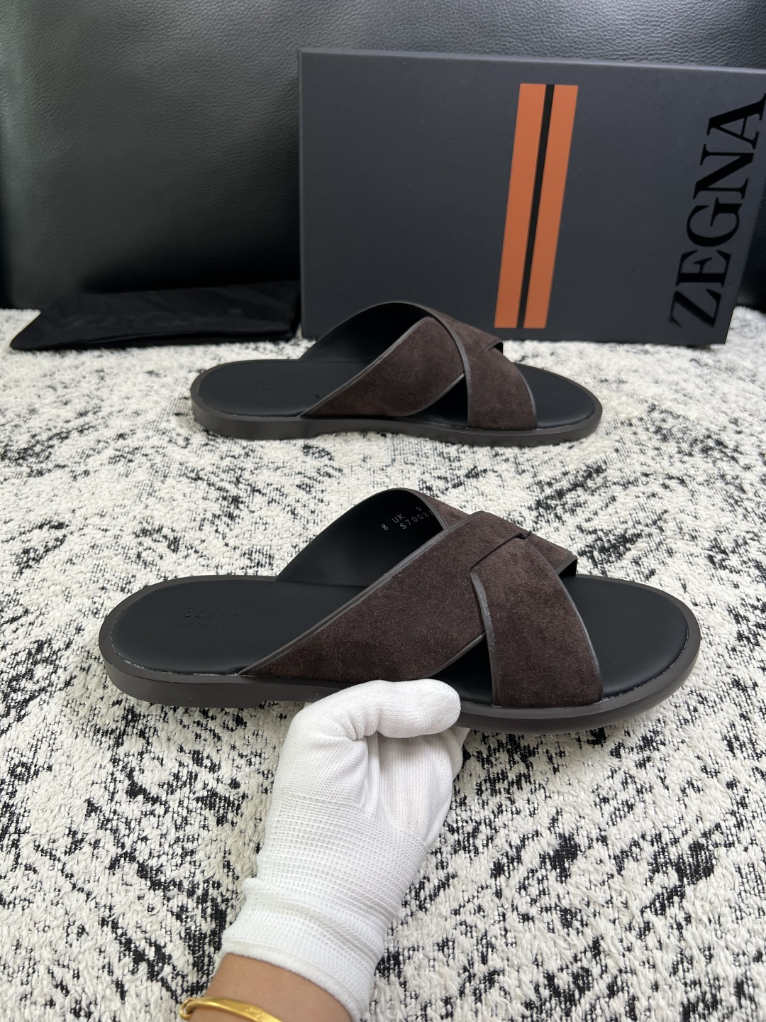 Zegna  高品质  顶级工艺品  杰尼亚  拖鞋专柜新款原厂配置，意大利进口牛皮面料，进口牛里垫，透气舒适，鞋底：原