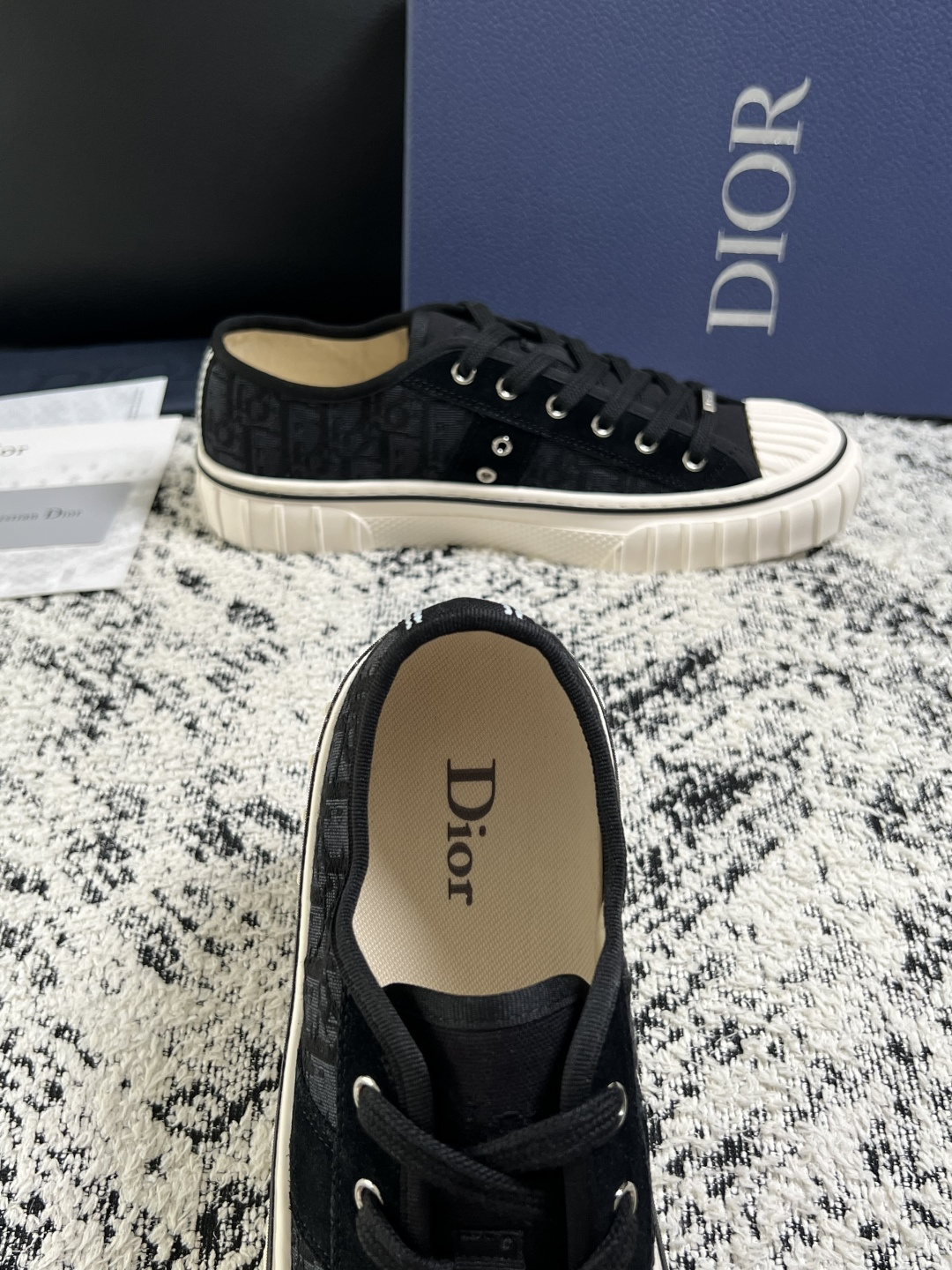 Dior 顶级工艺品 迪奥  专柜同步 原厂配置，意大利进口原版牛皮面料，透气舒适进口水染牛里垫，鞋底：原厂特供原版底超