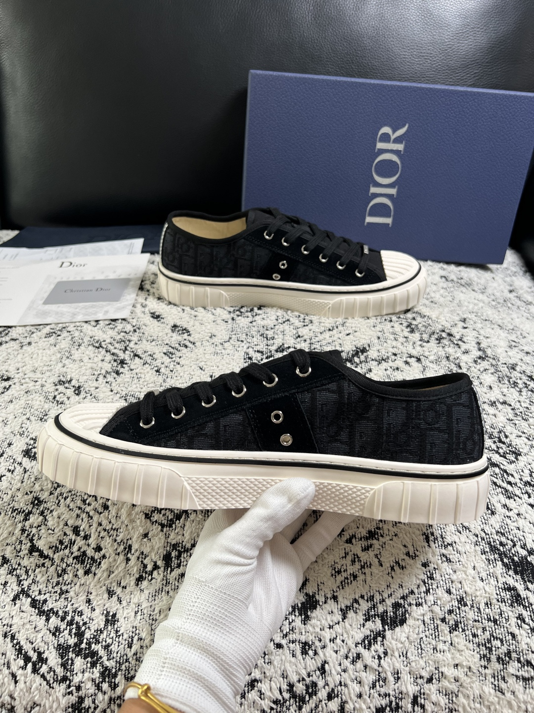 Dior 顶级工艺品 迪奥  专柜同步 原厂配置，意大利进口原版牛皮面料，透气舒适进口水染牛里垫，鞋底：原厂特供原版底超