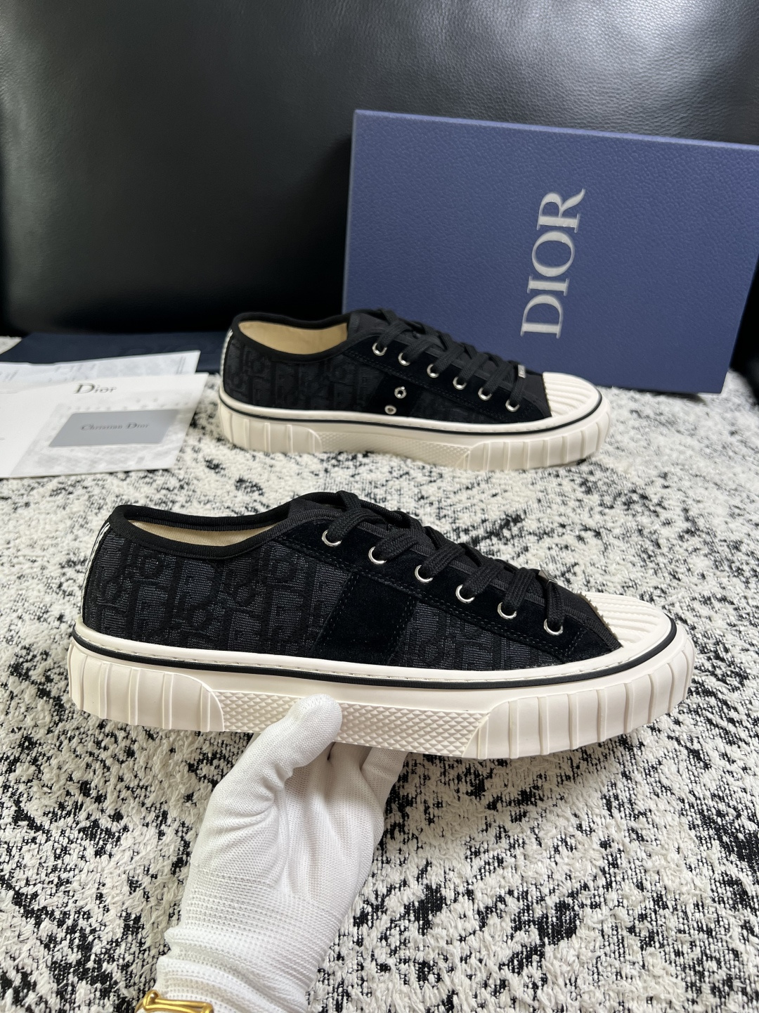 Dior 顶级工艺品 迪奥  专柜同步 原厂配置，意大利进口原版牛皮面料，透气舒适进口水染牛里垫，鞋底：原厂特供原版底超