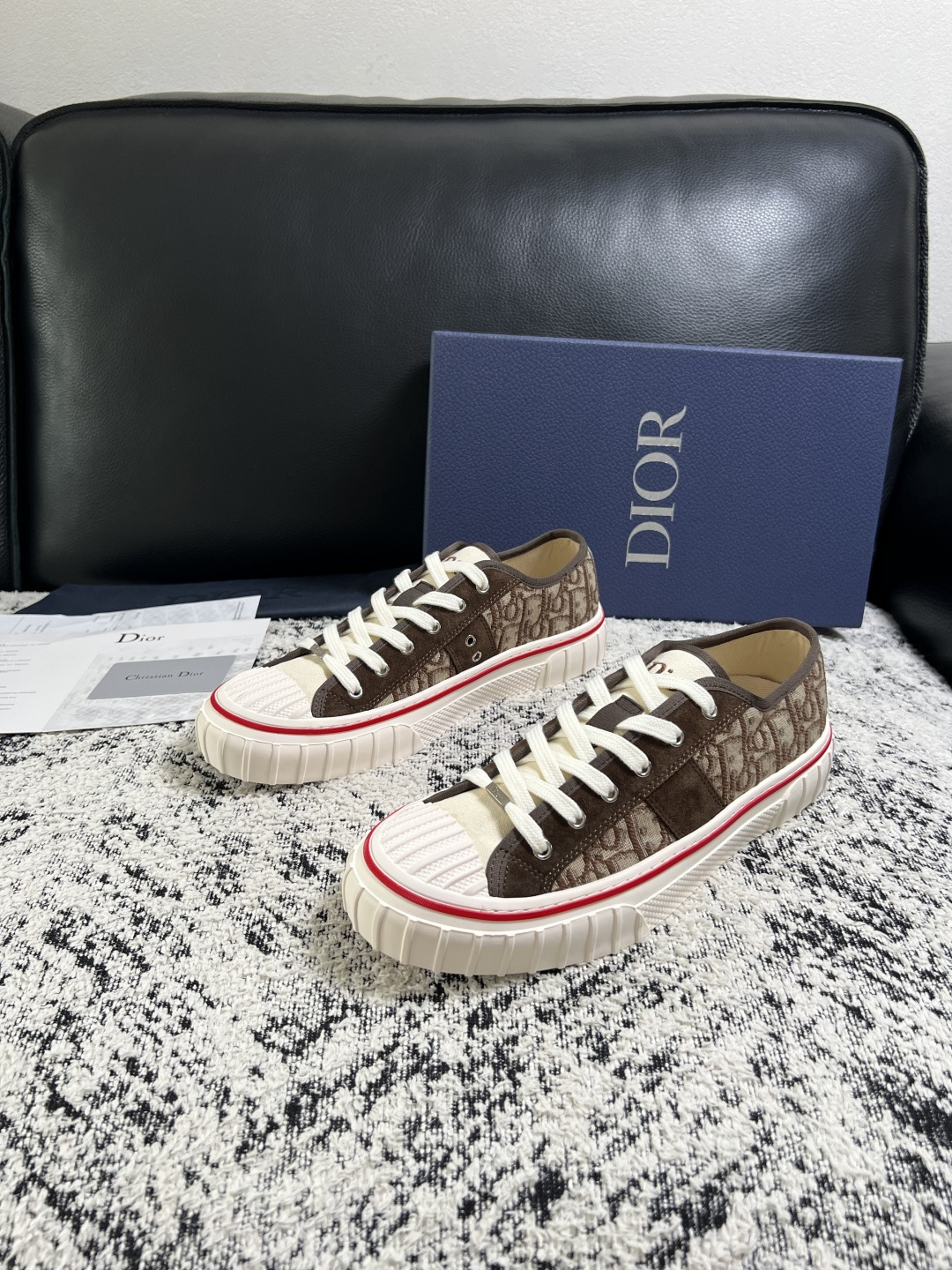 Dior 顶级工艺品 迪奥  专柜同步 原厂配置，意大利进口原版牛皮面料，透气舒适进口水染牛里垫，鞋底：原厂特供原版底超