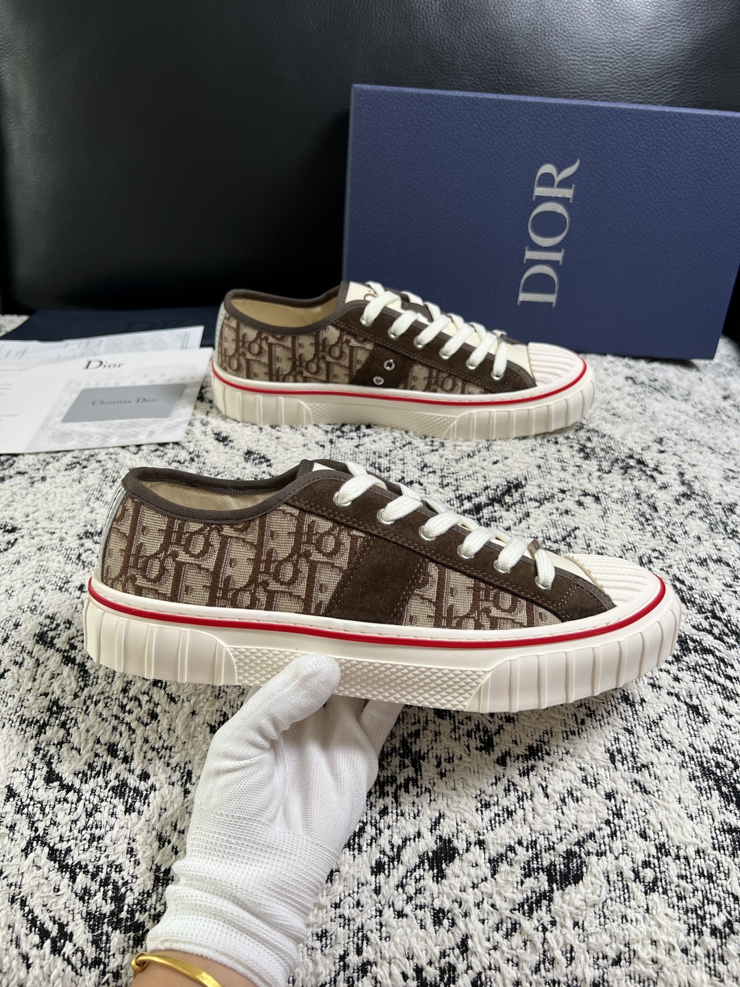 Dior 顶级工艺品 迪奥  专柜同步 原厂配置，意大利进口原版牛皮面料，透气舒适进口水染牛里垫，鞋底：原厂特供原版底超