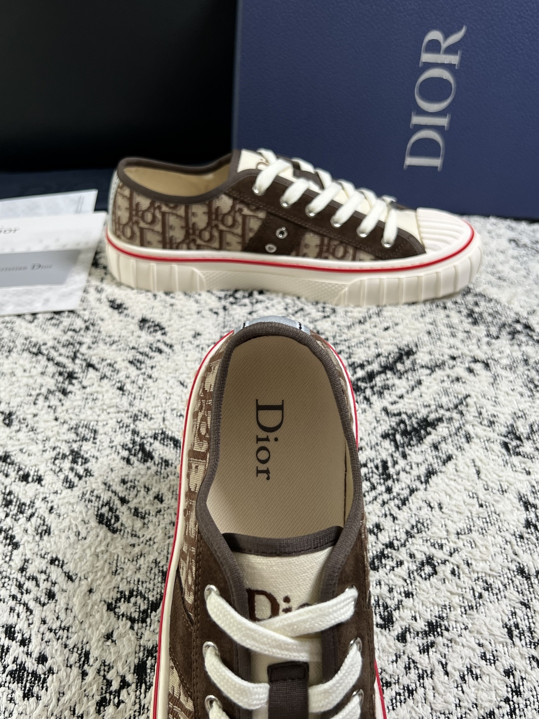 Dior 顶级工艺品 迪奥  专柜同步 原厂配置，意大利进口原版牛皮面料，透气舒适进口水染牛里垫，鞋底：原厂特供原版底超