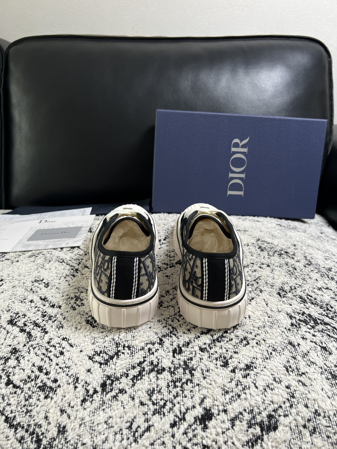 Dior 顶级工艺品 迪奥  专柜同步 原厂配置，意大利进口原版牛皮面料，透气舒适进口水染牛里垫，鞋底：原厂特供原版底超