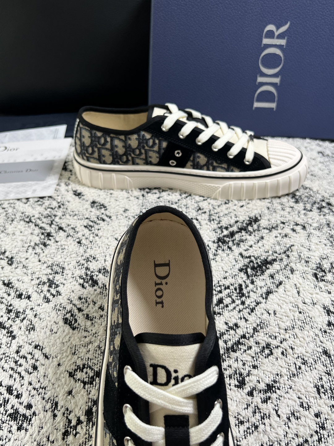 Dior 顶级工艺品 迪奥  专柜同步 原厂配置，意大利进口原版牛皮面料，透气舒适进口水染牛里垫，鞋底：原厂特供原版底超