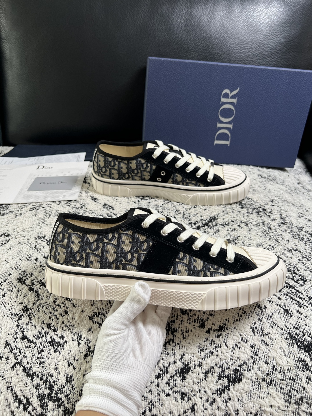 Dior 顶级工艺品 迪奥  专柜同步 原厂配置，意大利进口原版牛皮面料，透气舒适进口水染牛里垫，鞋底：原厂特供原版底超