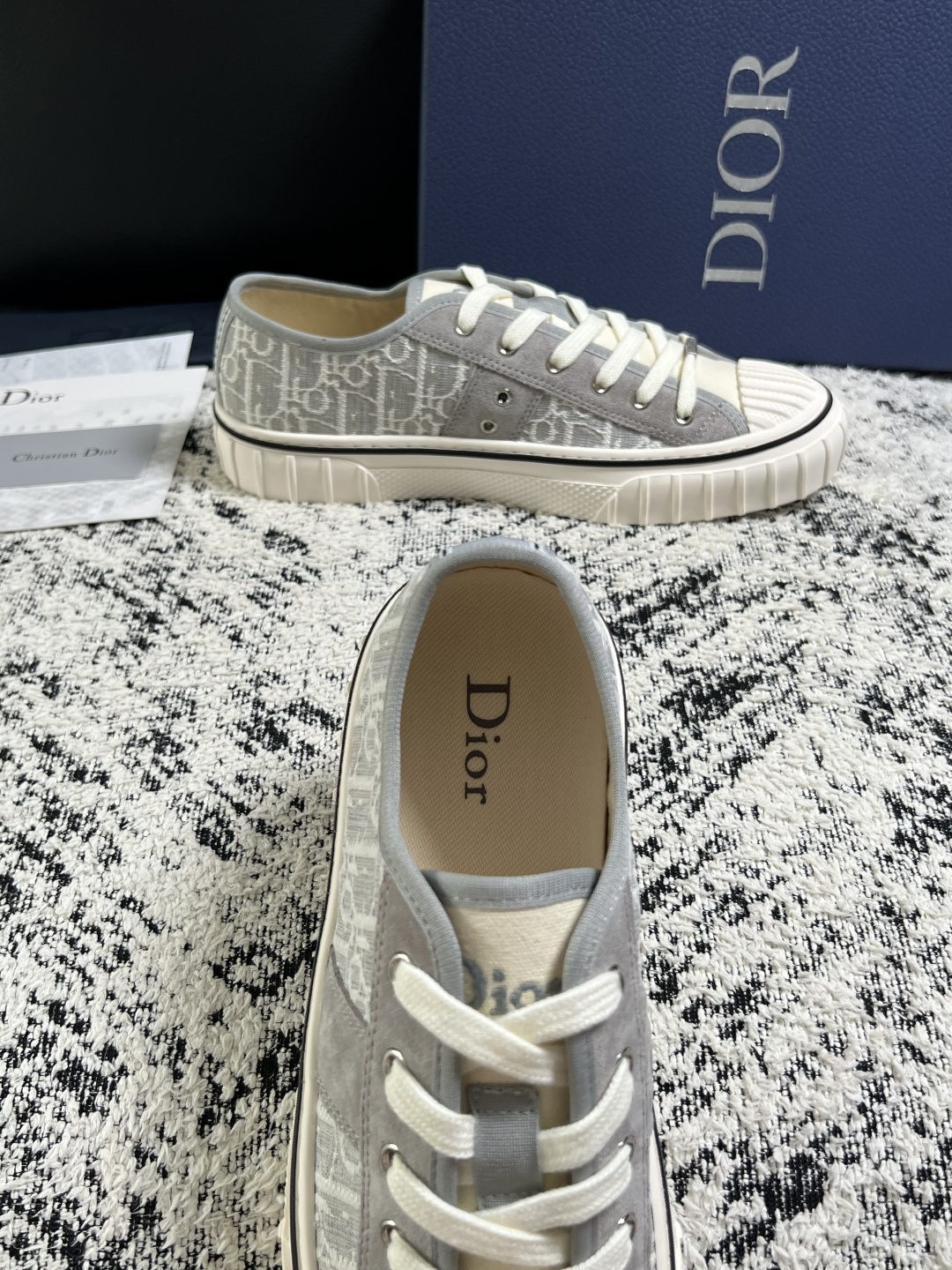 Dior 顶级工艺品 迪奥  专柜同步 原厂配置，意大利进口原版牛皮面料，透气舒适进口水染牛里垫，鞋底：原厂特供原版底超