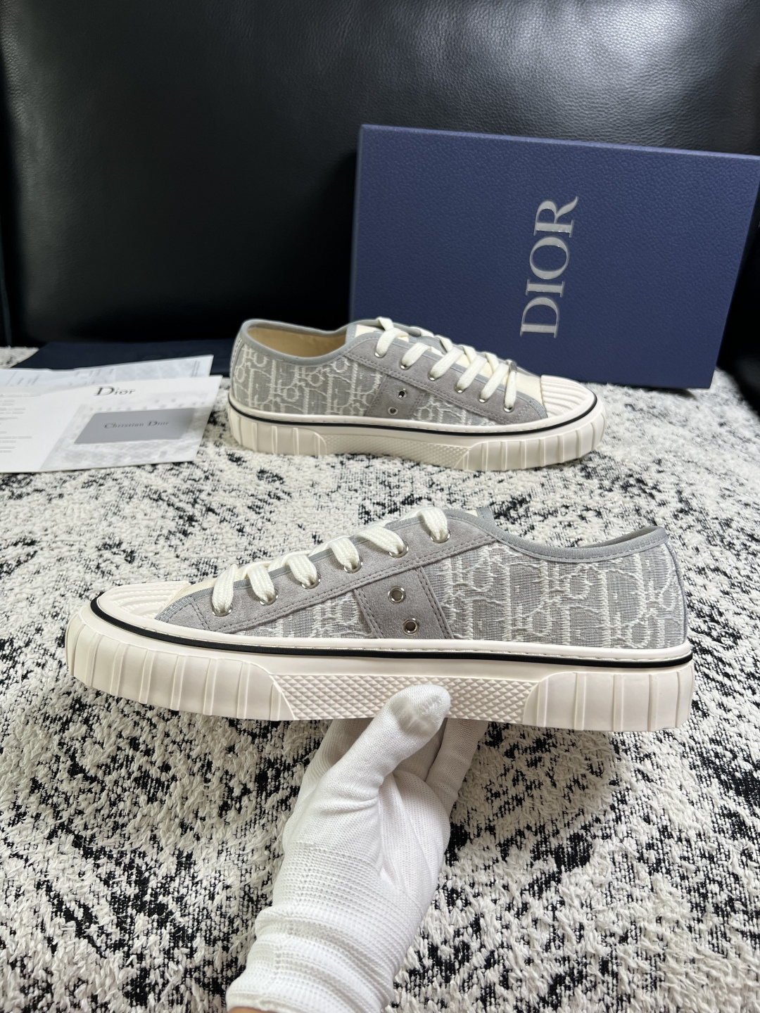 Dior 顶级工艺品 迪奥  专柜同步 原厂配置，意大利进口原版牛皮面料，透气舒适进口水染牛里垫，鞋底：原厂特供原版底超