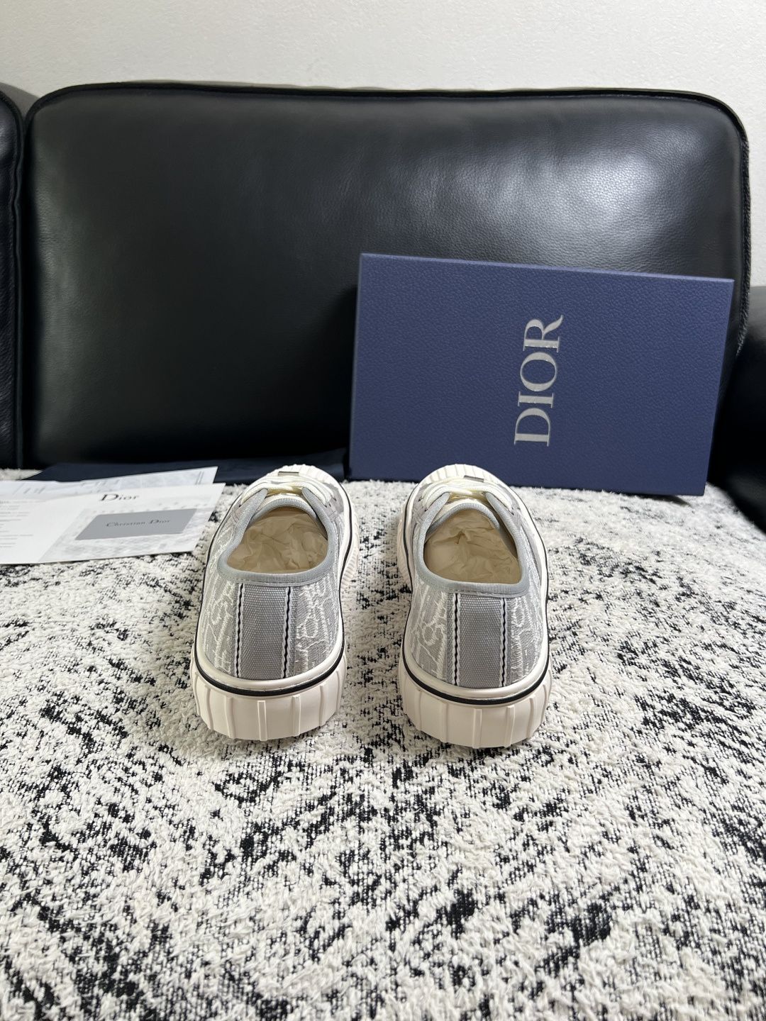 Dior 顶级工艺品 迪奥  专柜同步 原厂配置，意大利进口原版牛皮面料，透气舒适进口水染牛里垫，鞋底：原厂特供原版底超