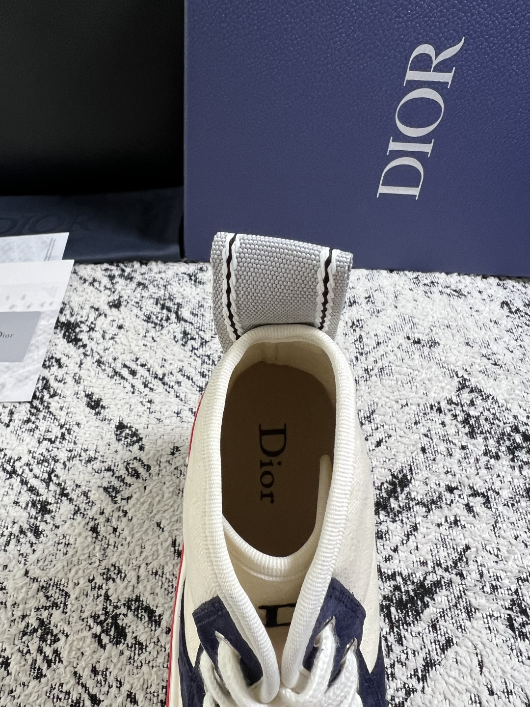 Dior 顶级工艺品 迪奥  高帮专柜同步 原厂配置，意大利进口原版牛皮面料，透气舒适进口水染牛里垫，鞋底：原厂特供原版