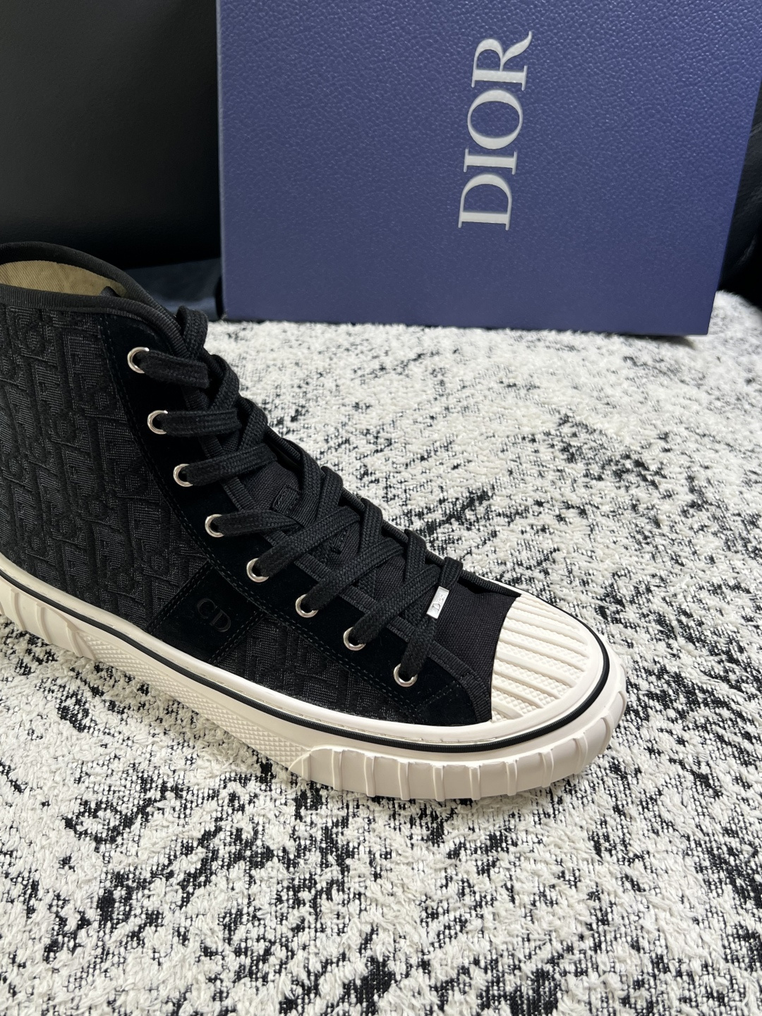 Dior 顶级工艺品 迪奥  高帮专柜同步 原厂配置，意大利进口原版牛皮面料，透气舒适进口水染牛里垫，鞋底：原厂特供原版