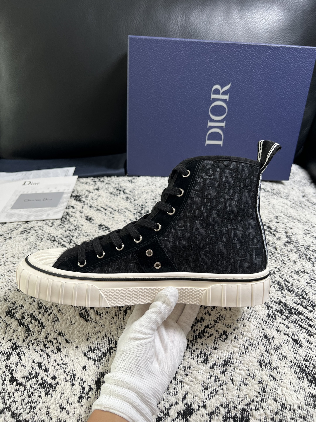 Dior 顶级工艺品 迪奥  高帮专柜同步 原厂配置，意大利进口原版牛皮面料，透气舒适进口水染牛里垫，鞋底：原厂特供原版