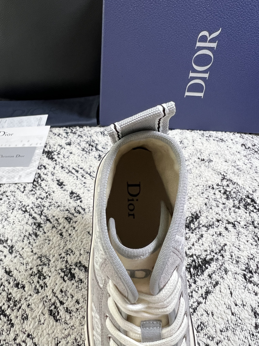 Dior 顶级工艺品 迪奥  高帮专柜同步 原厂配置，意大利进口原版牛皮面料，透气舒适进口水染牛里垫，鞋底：原厂特供原版