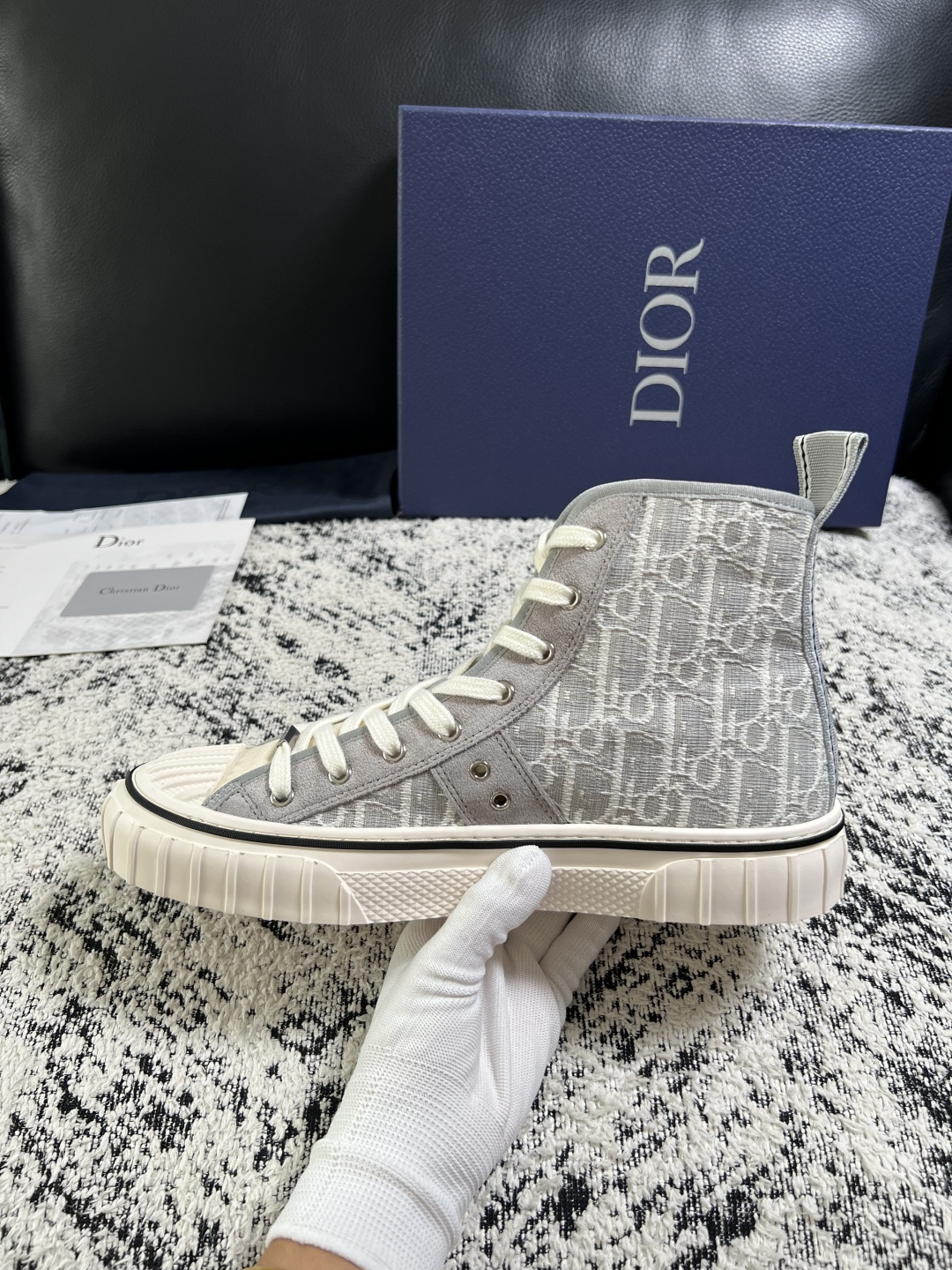 Dior 顶级工艺品 迪奥  高帮专柜同步 原厂配置，意大利进口原版牛皮面料，透气舒适进口水染牛里垫，鞋底：原厂特供原版