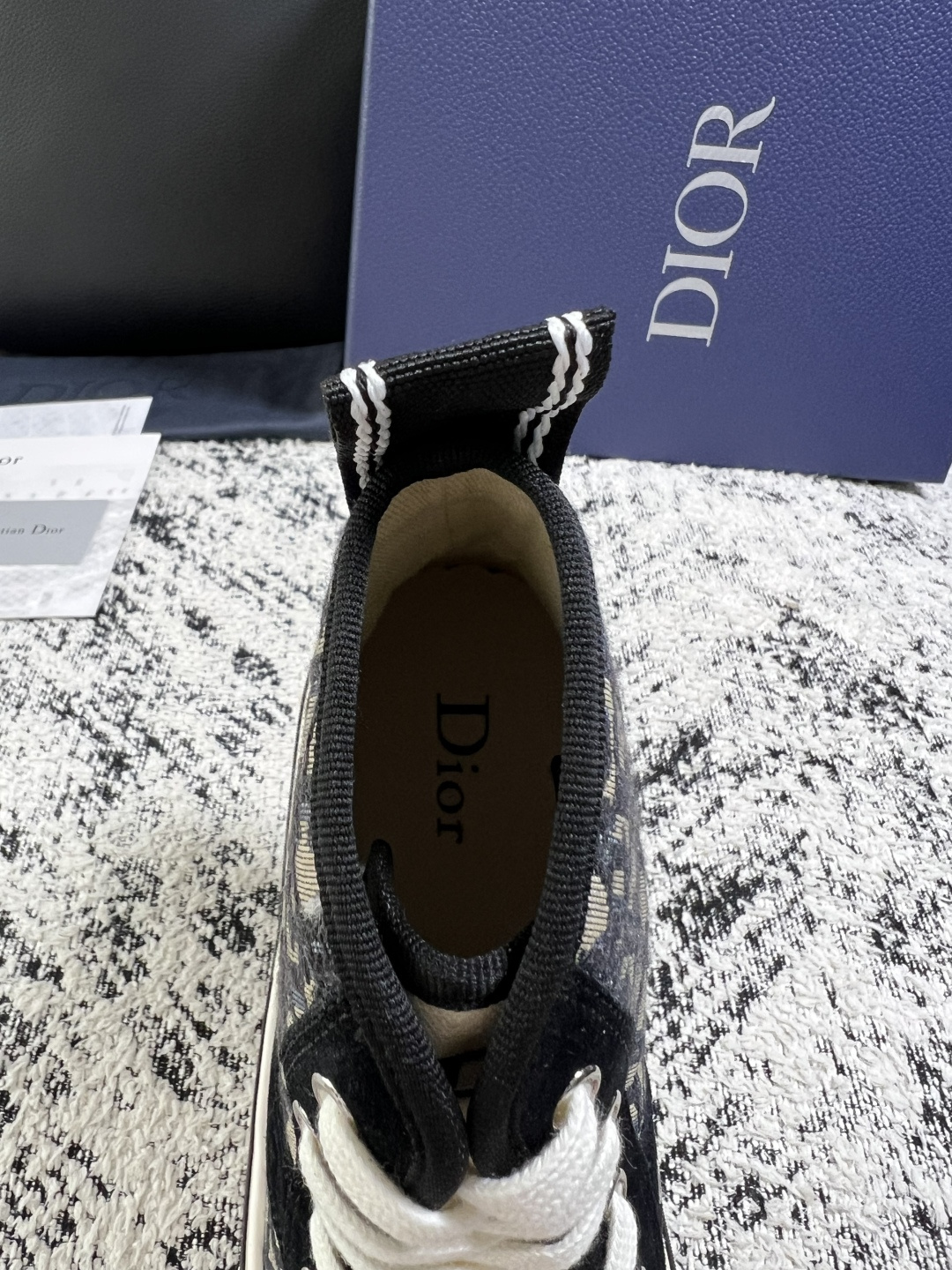 Dior 顶级工艺品 迪奥  高帮专柜同步 原厂配置，意大利进口原版牛皮面料，透气舒适进口水染牛里垫，鞋底：原厂特供原版