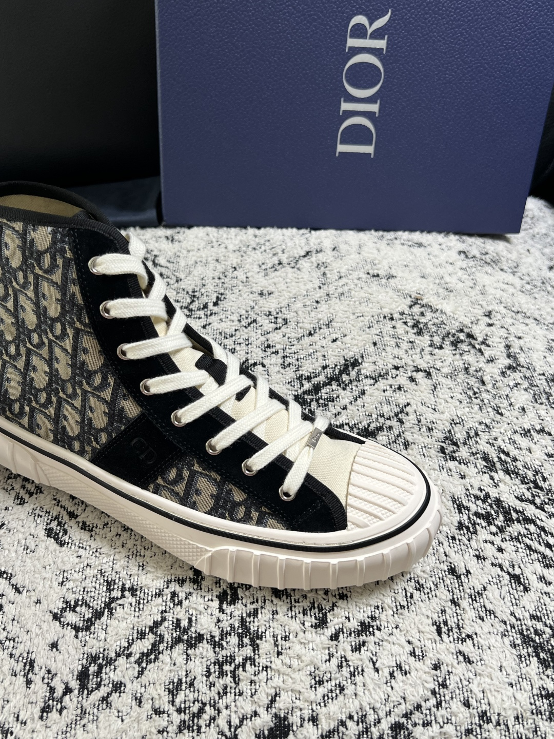 Dior 顶级工艺品 迪奥  高帮专柜同步 原厂配置，意大利进口原版牛皮面料，透气舒适进口水染牛里垫，鞋底：原厂特供原版