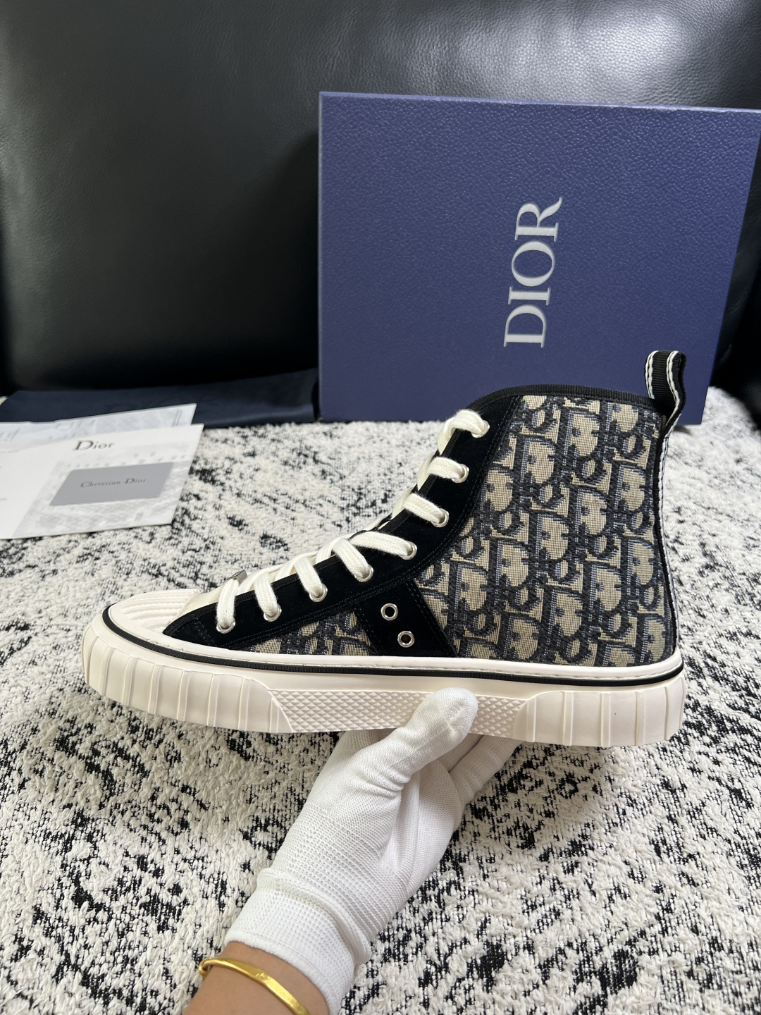 Dior 顶级工艺品 迪奥  高帮专柜同步 原厂配置，意大利进口原版牛皮面料，透气舒适进口水染牛里垫，鞋底：原厂特供原版