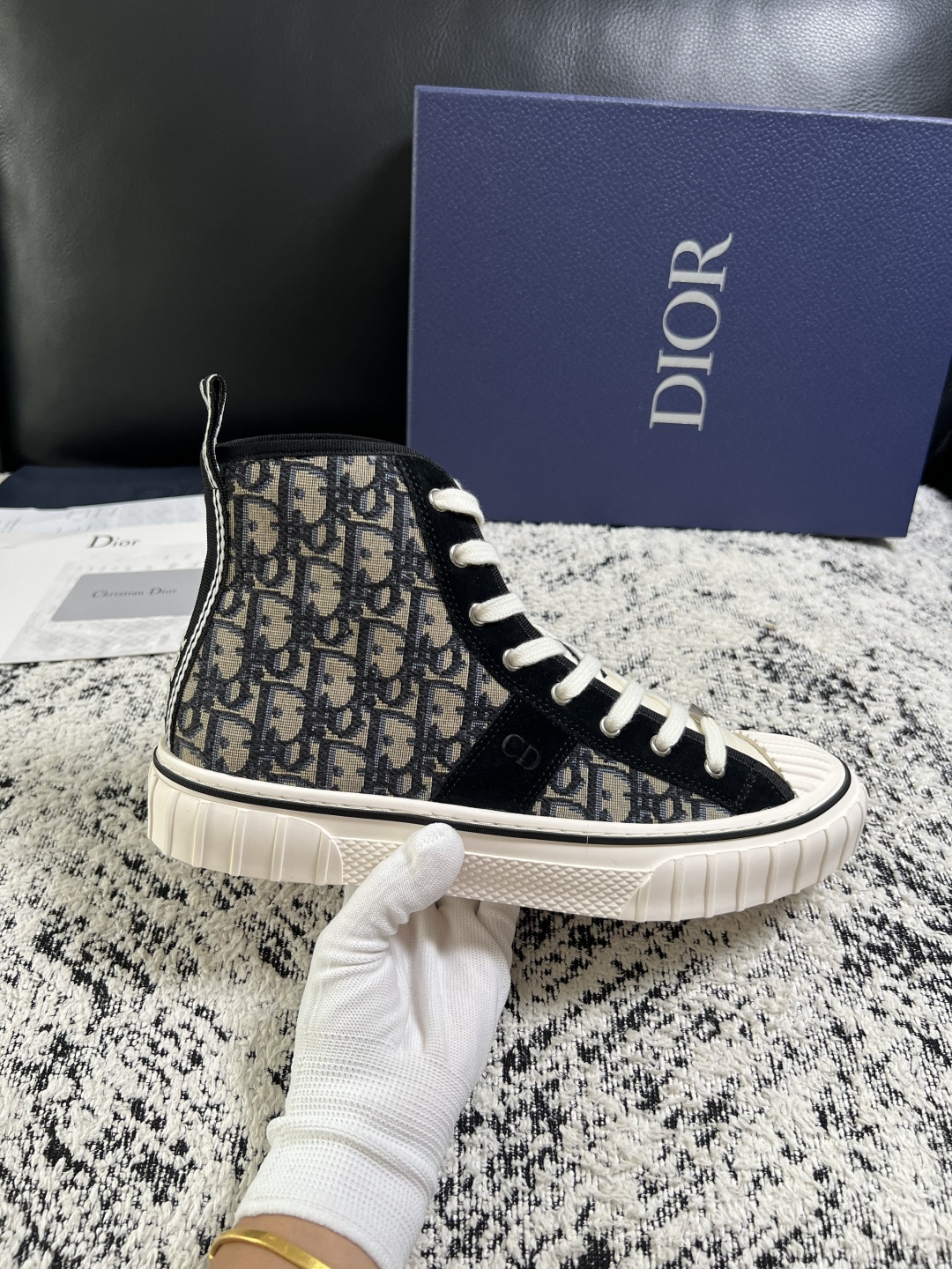 Dior 顶级工艺品 迪奥  高帮专柜同步 原厂配置，意大利进口原版牛皮面料，透气舒适进口水染牛里垫，鞋底：原厂特供原版