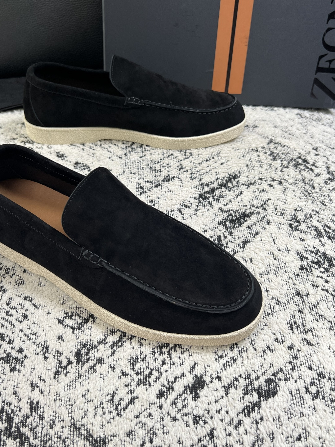 Zegna  高品质  顶级工艺品  杰尼亚  专柜新款原厂配置，意大利进口牛皮面料，进口牛里垫，透气舒适，鞋底：原厂特