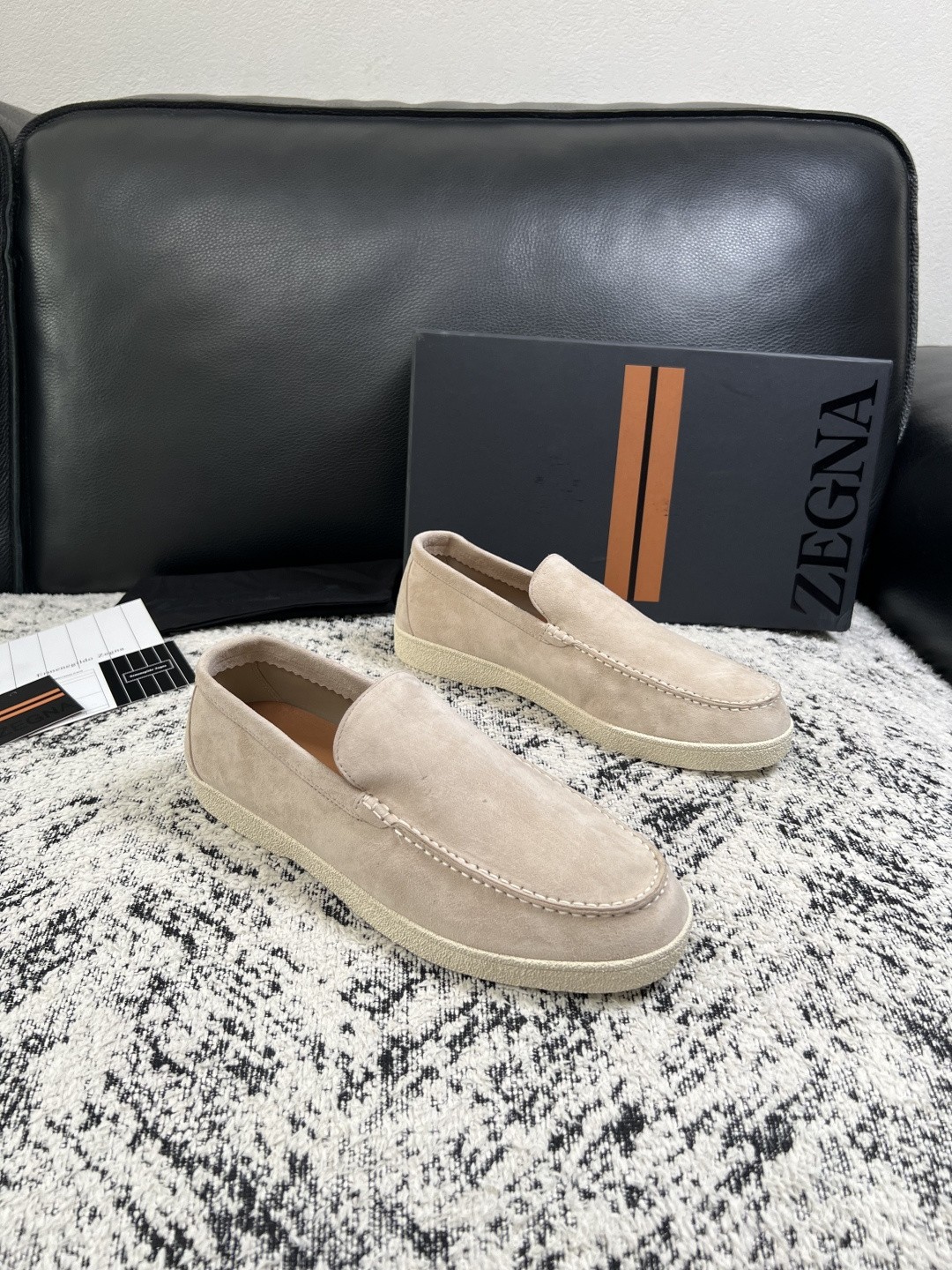 Zegna  高品质  顶级工艺品  杰尼亚  专柜新款原厂配置，意大利进口牛皮面料，进口牛里垫，透气舒适，鞋底：原厂特