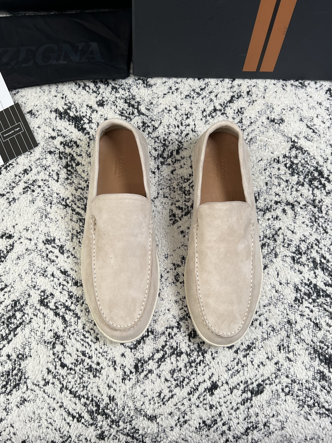 Zegna  高品质  顶级工艺品  杰尼亚  专柜新款原厂配置，意大利进口牛皮面料，进口牛里垫，透气舒适，鞋底：原厂特